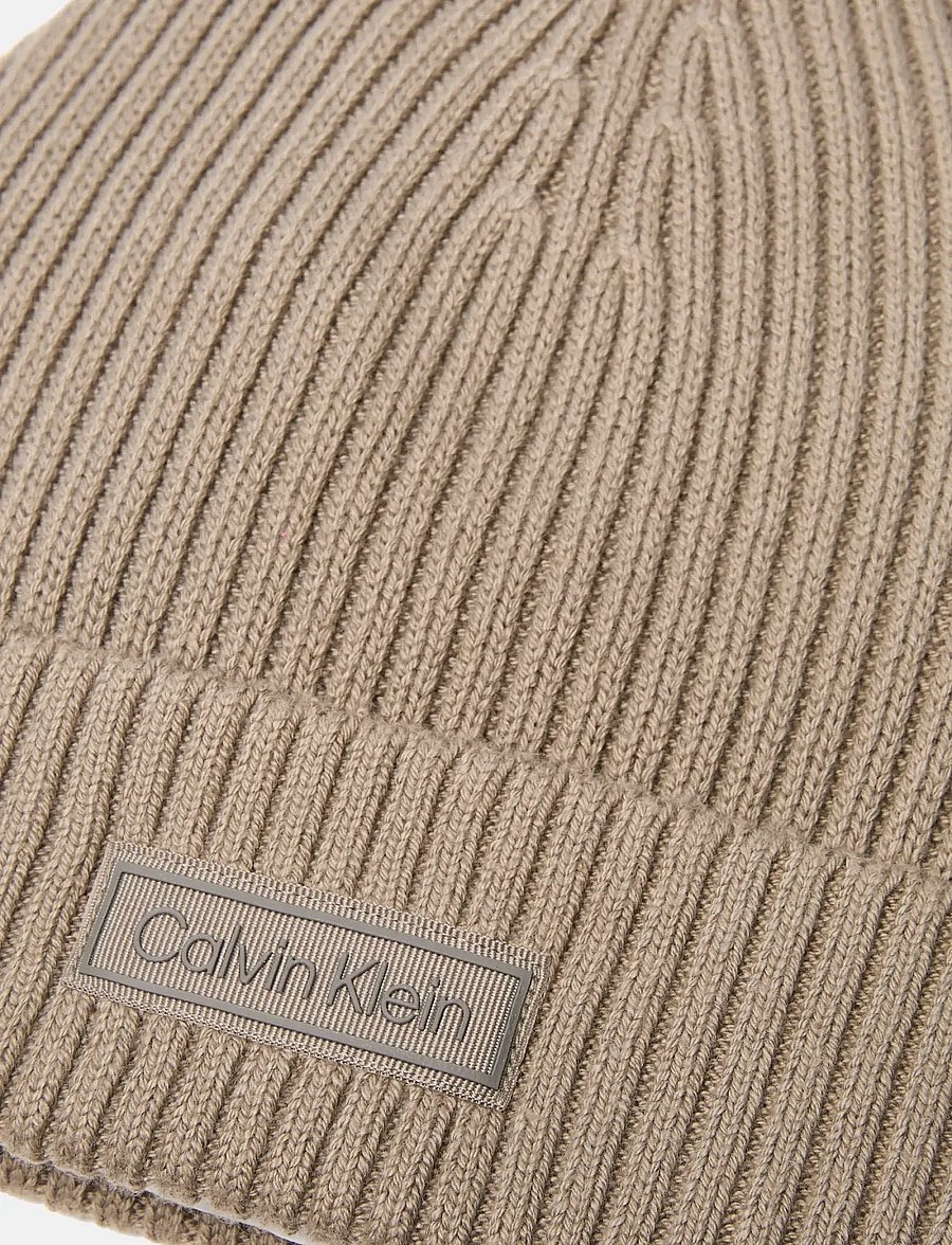 Calvin Klein - PATCH CHUNKY RIB COTTON BEANIE - shoppa efter tillfälle - brindle - 2