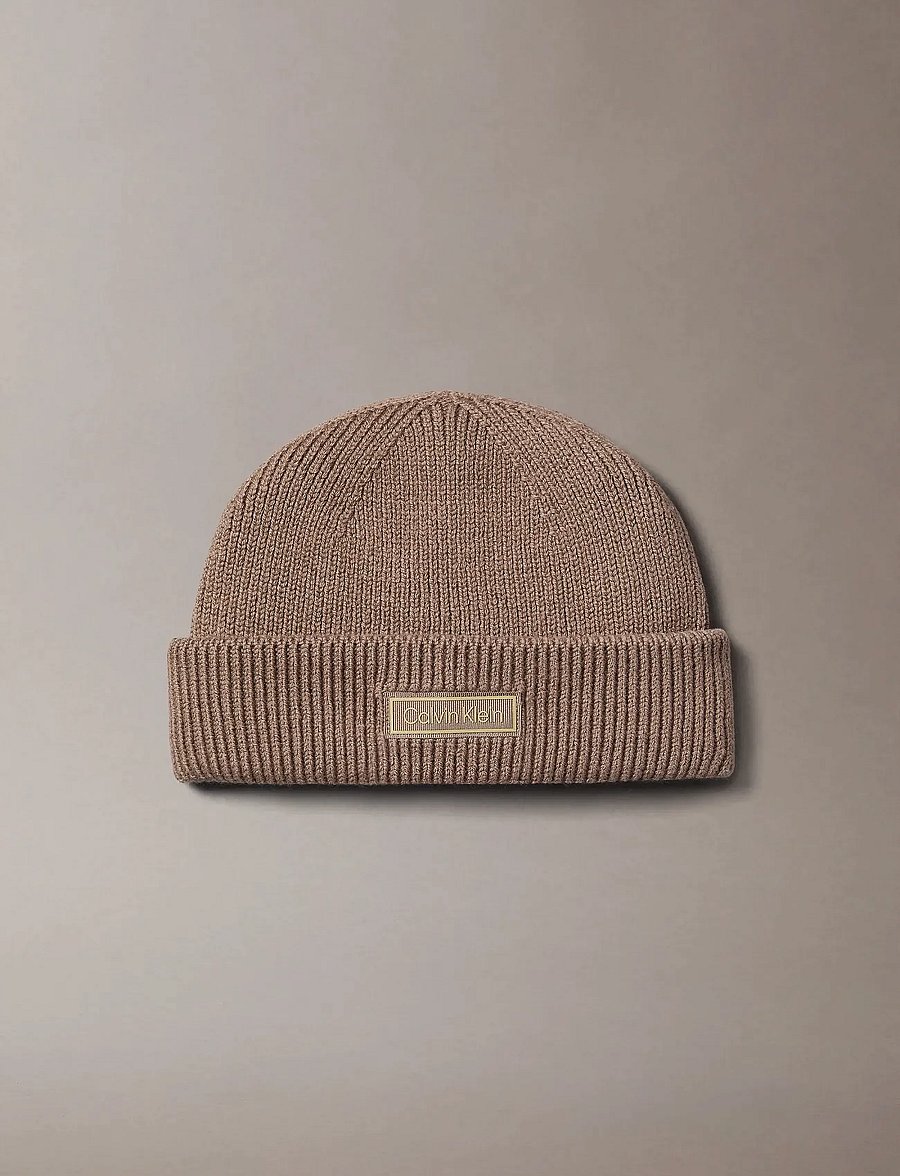 Calvin Klein - PATCH CHUNKY RIB DOCKER BEANIE - osta olukorra järgi - walnut - 0