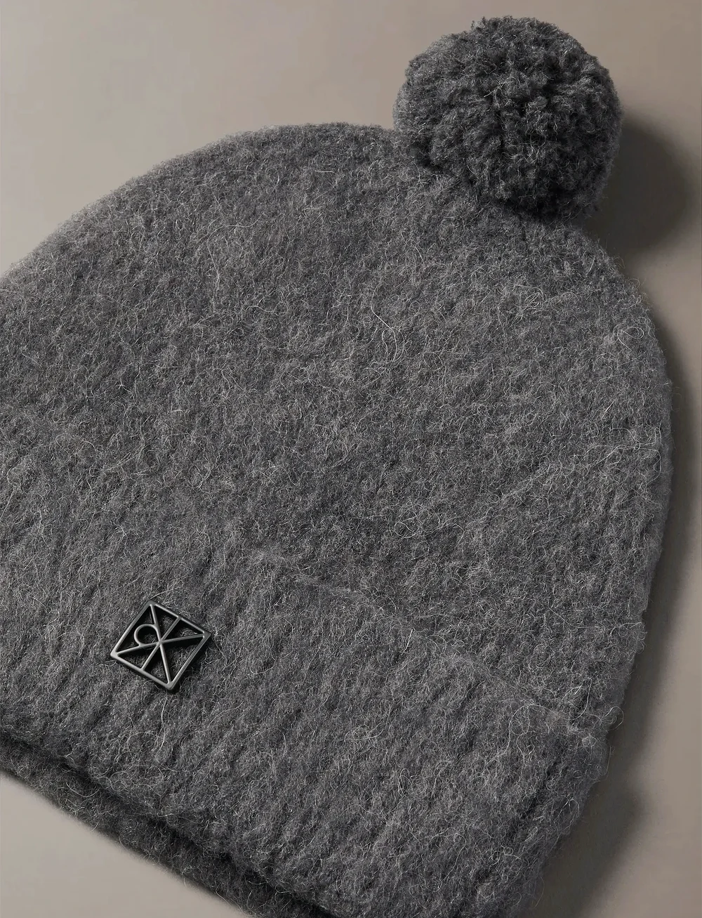Calvin Klein - EMBLEM BRUSHED POMPOM BEANIE - mössor - dark grey - 4