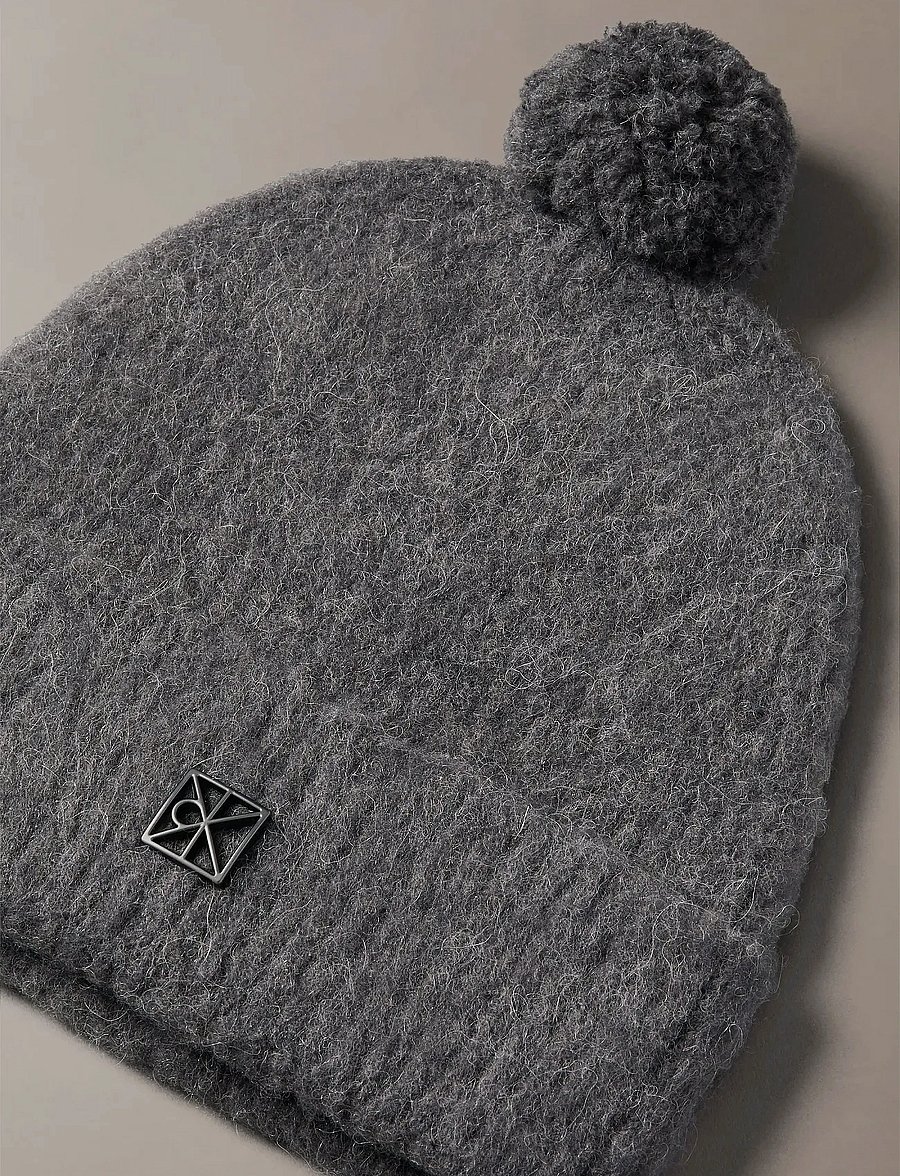 Calvin Klein - EMBLEM BRUSHED POMPOM BEANIE - beanies - dark grey - 4