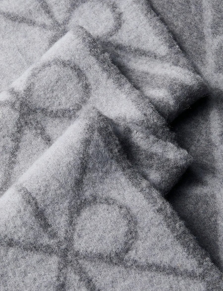 Calvin Klein - EMBLEM AOP BRUSHED HW SCARF - winterschals - charcoal aop - 2