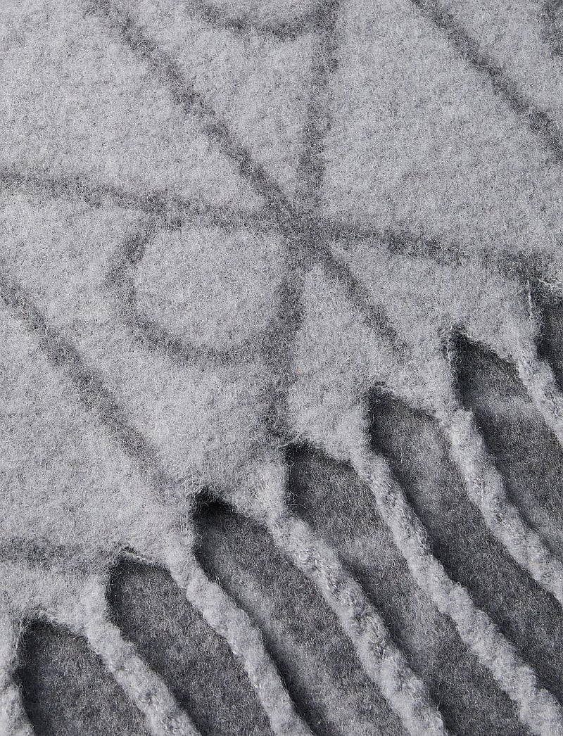 Calvin Klein - EMBLEM AOP BRUSHED HW SCARF - halstørklæder - charcoal aop - 3