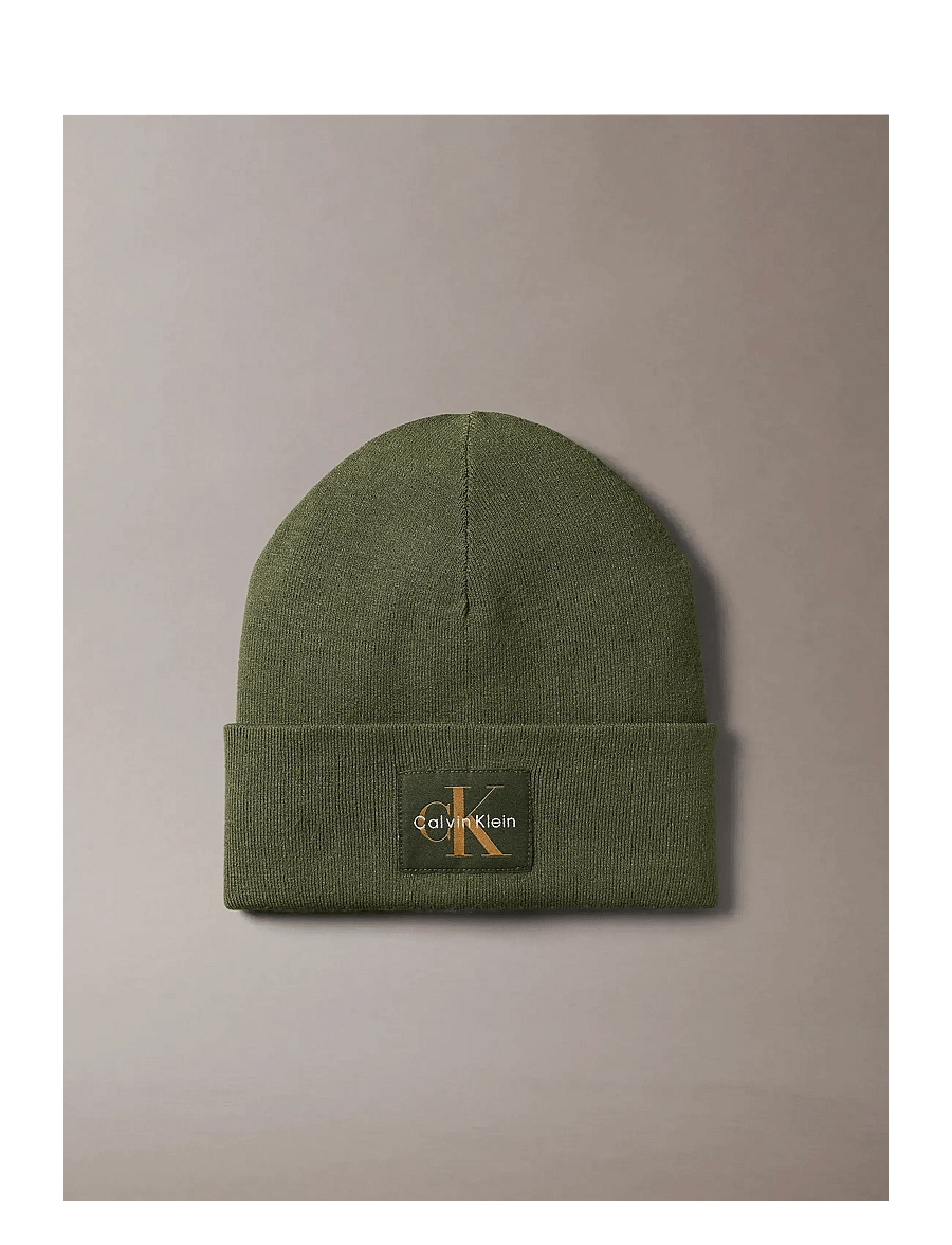 Calvin Klein - MONOLOGO PATCH BEANIE - shoppa efter tillfälle - thyme - 0