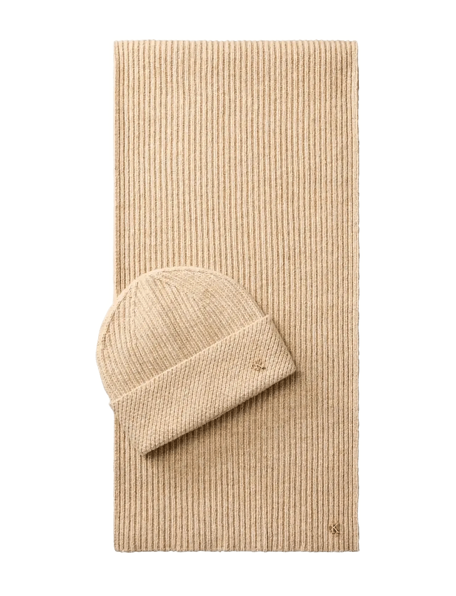 Calvin Klein - CK METAL BEANIE + SCARF GIFTSET - winter scarves - b2299 dk beige heather - 0