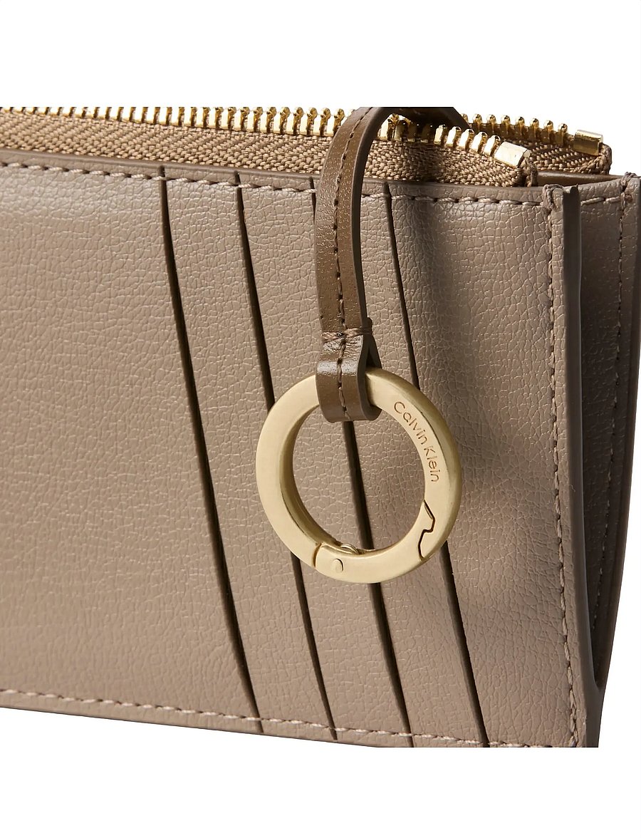 Calvin Klein - EMBLEM AOP TOP ZIP CARDCASE - card holders - desert taupe aop - 2