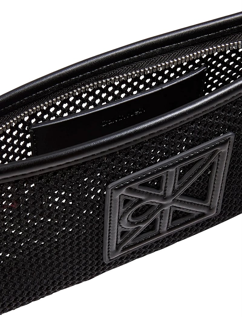Calvin Klein - EMBLEM MESH CONVERTIBLE POUCH - alltags-style - black - 2
