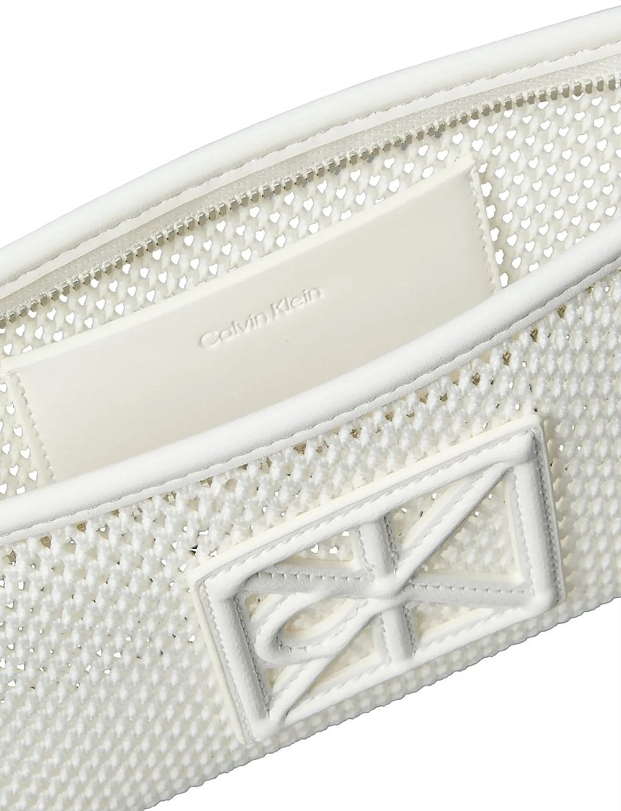 Calvin Klein - EMBLEM MESH CONVERTIBLE POUCH - alltags-style - white alyssum - 2