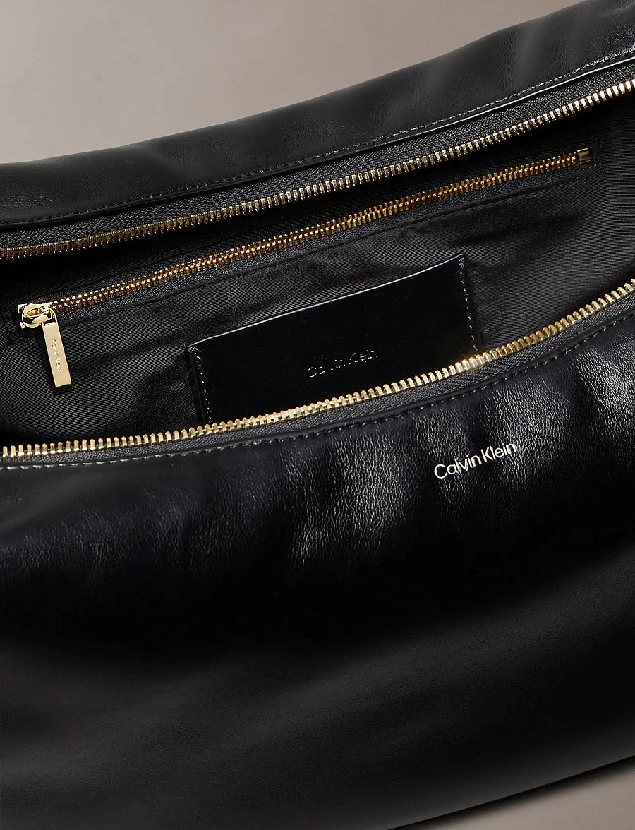 Calvin Klein - PINCHED SOFT CRESCENT LG - Õlakotid - black - 3