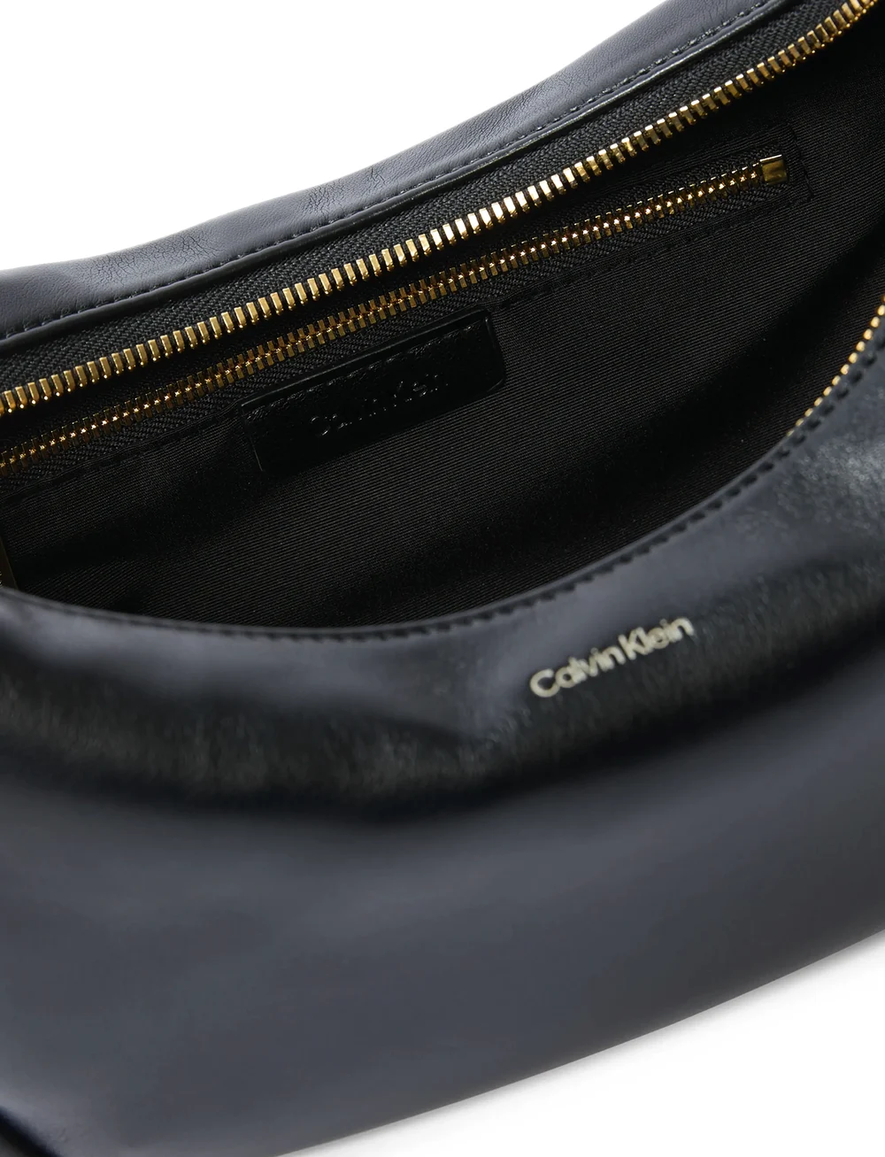Calvin Klein - PINCHED SOFT CRESCENT SM - erilised sündmused - ck black - 1