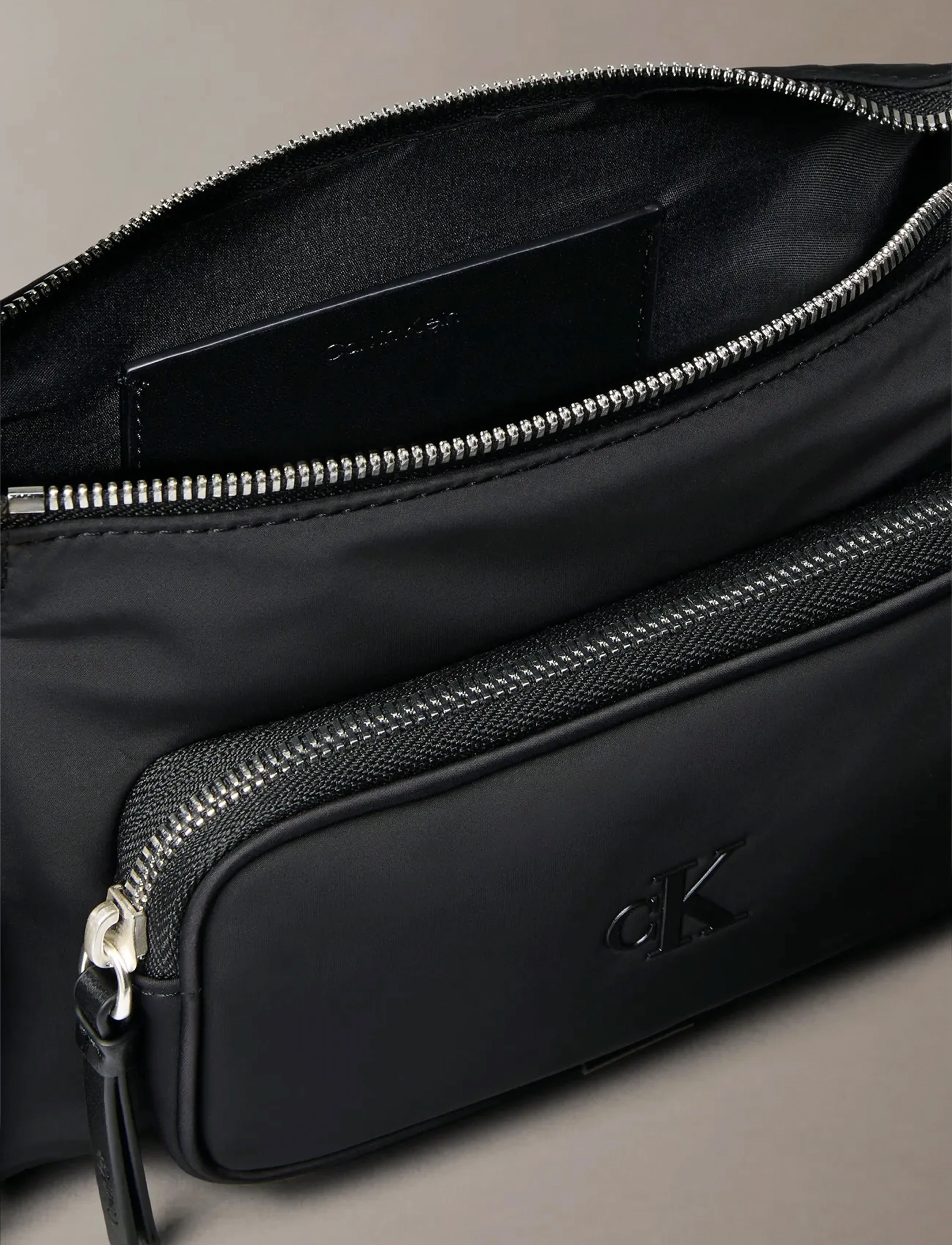 Calvin Klein - POCKET NYLON BAG W/ STRAP - peoriided outlet-hindadega - black - 1