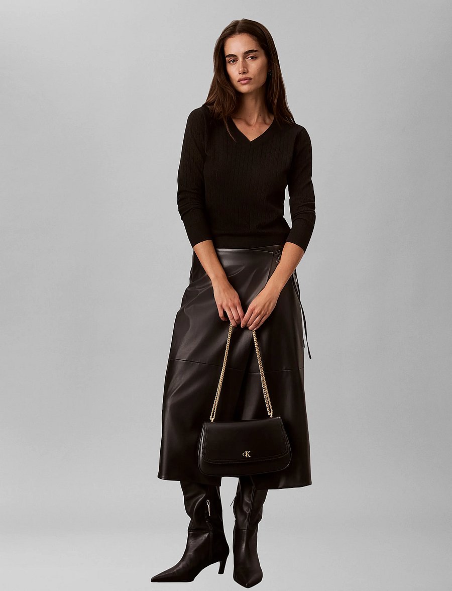 Calvin Klein - CK CONVERTIBLE CHAIN MEDIUM BAG - crossbody bags - black - 0