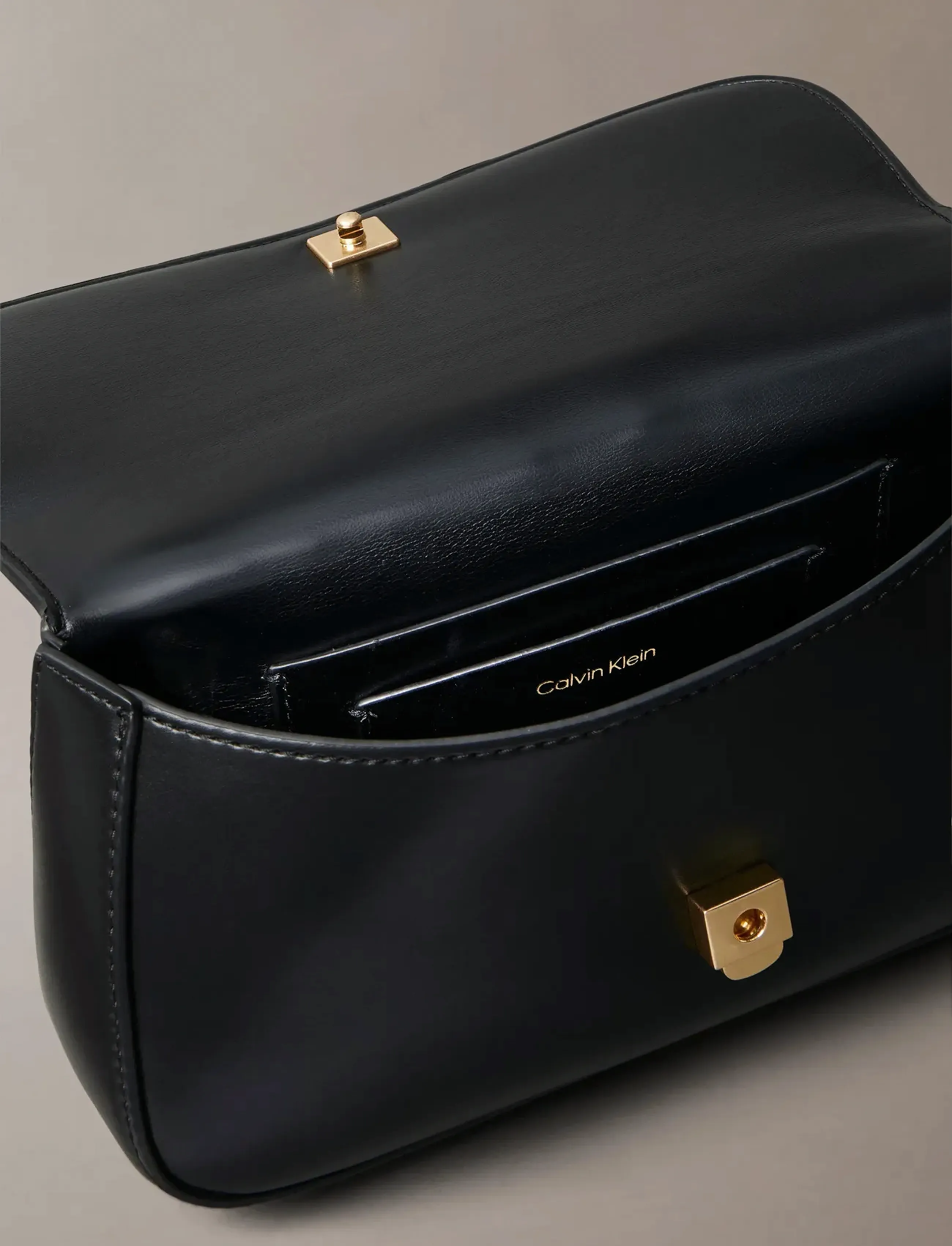 Calvin Klein - CK CONVERTIBLE CHAIN SMALL BAG - black / antique light gold - 3