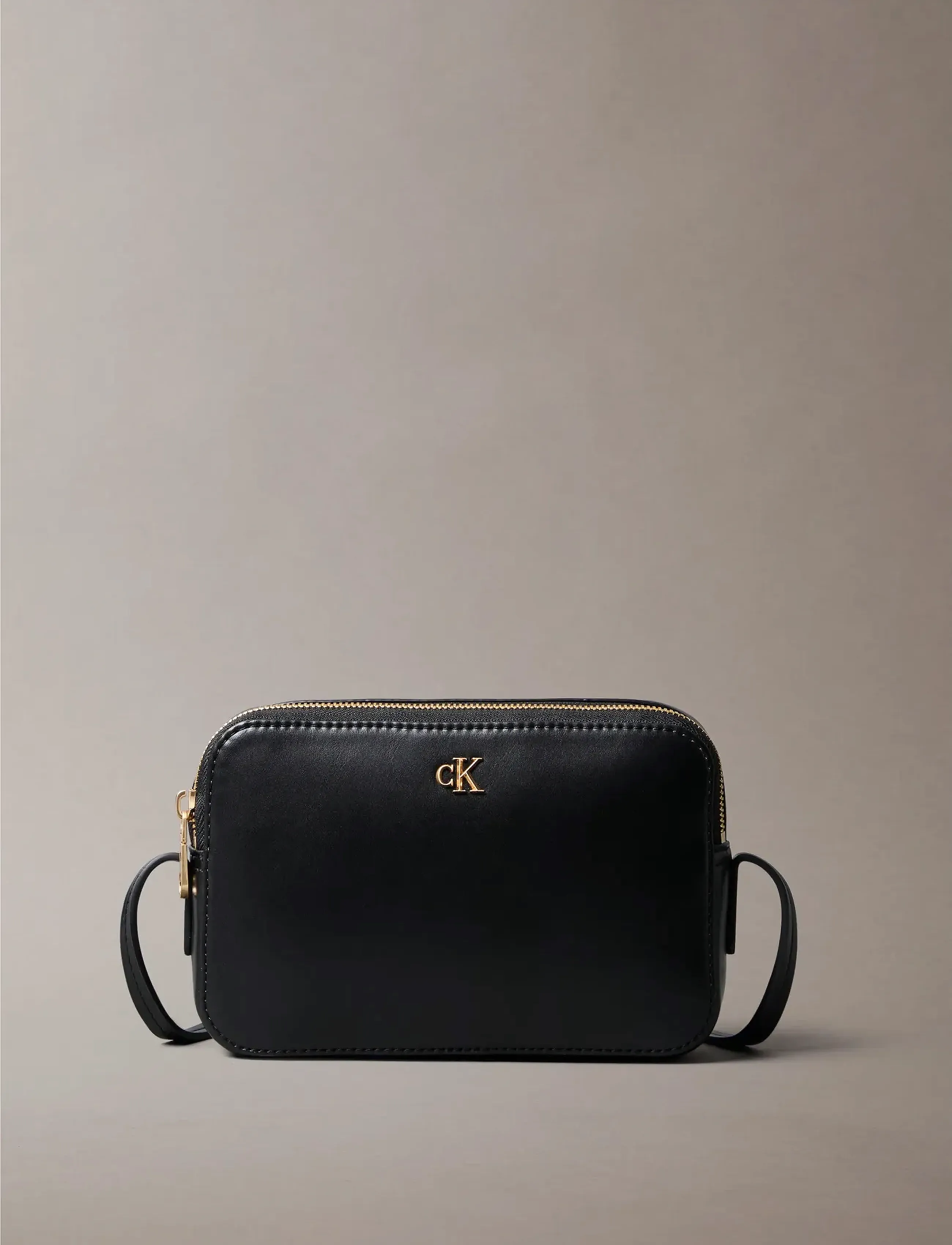 Calvin Klein CK CAMERA BAG - Calvin Klein - BLACK / ANTIQUE LIGHT GOLD / black
