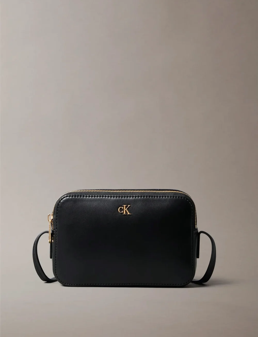 Calvin Klein - CK CAMERA BAG - crossbody bags - black / antique light gold - 0