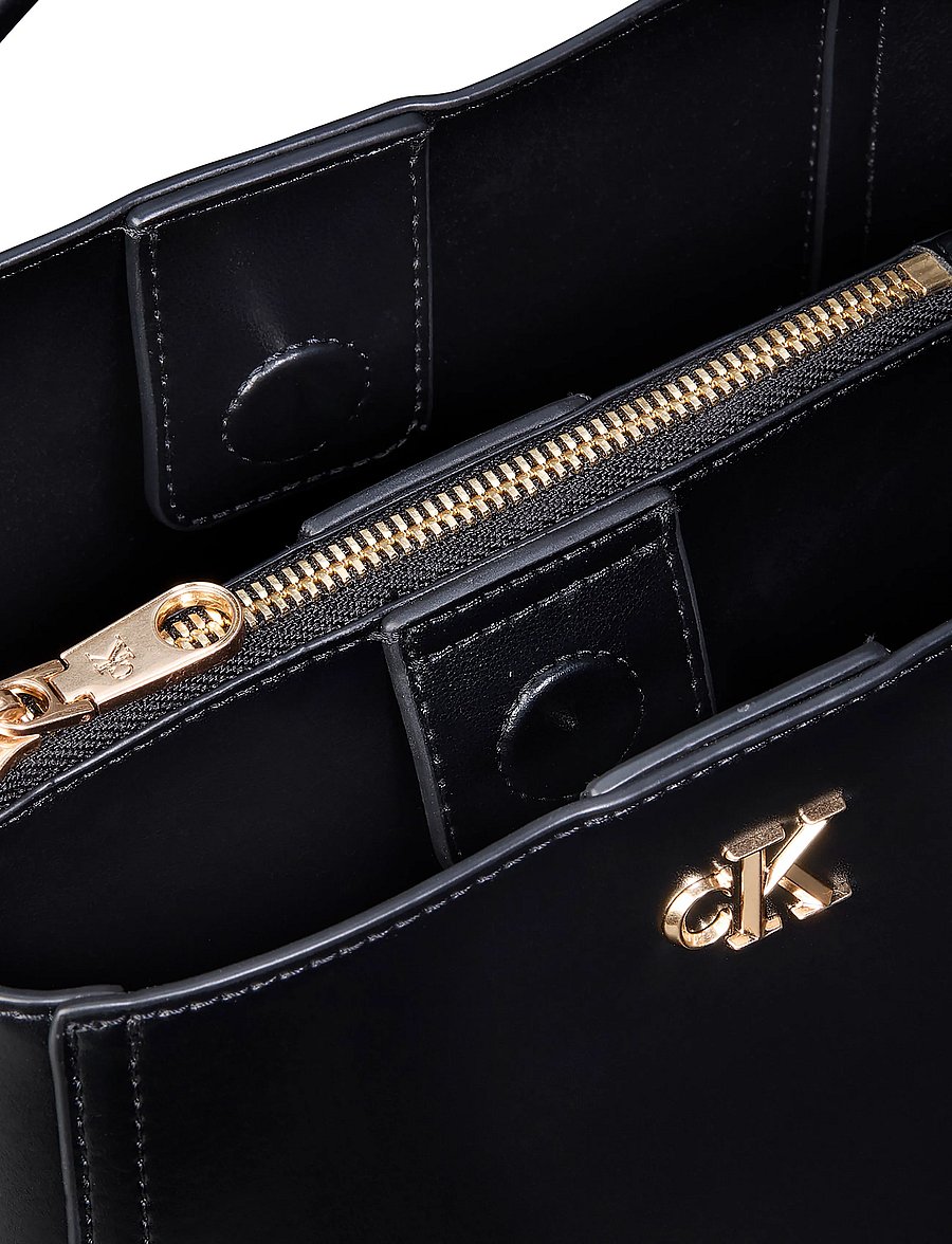 Calvin Klein - CK BUCKET WITH STRAP - bucket bags - black - 3