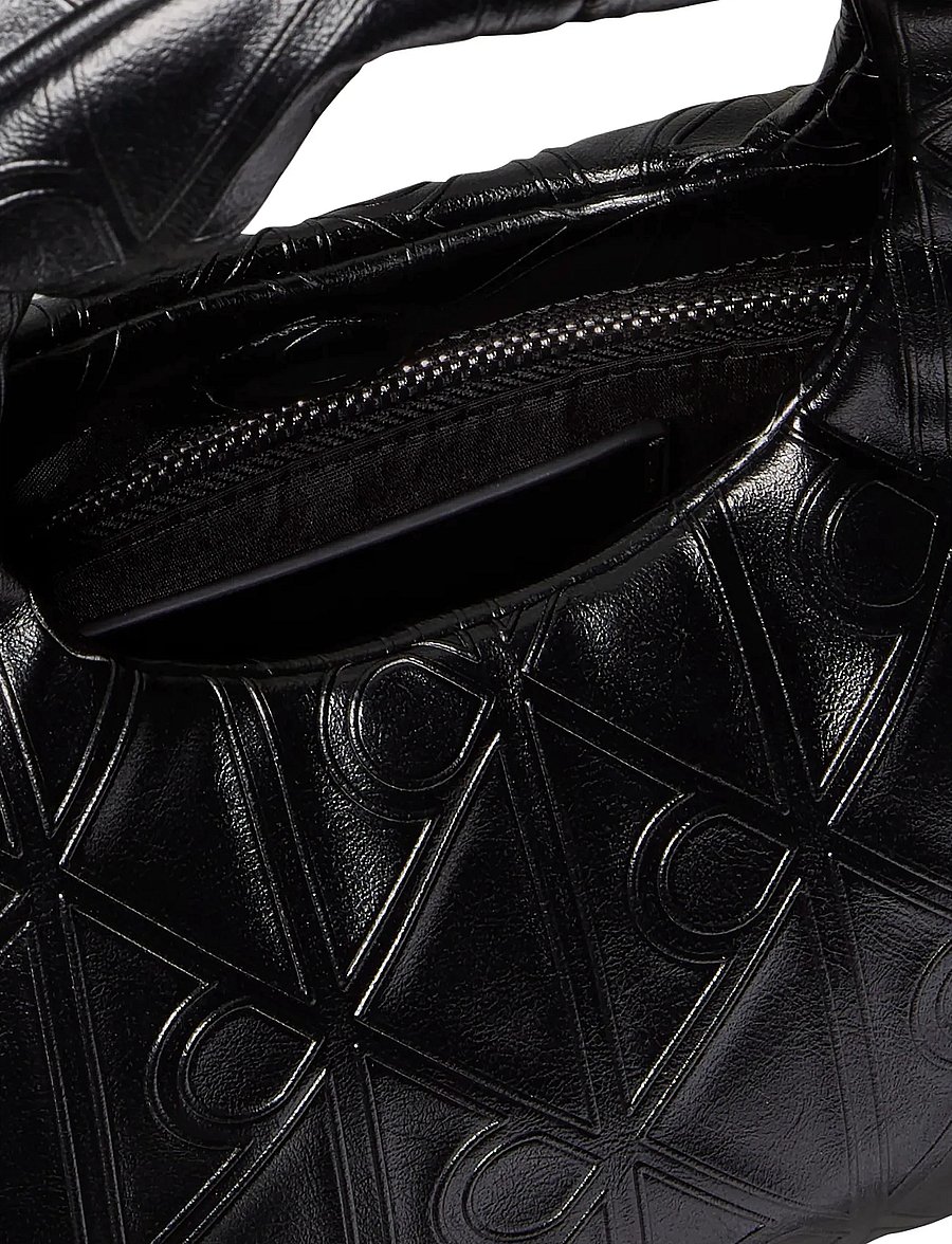Calvin Klein - EMBLEM AOP PUFFER BAG WITH STRAP - hverdags stil - 001 black - 3