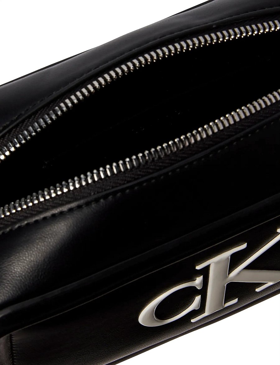 Calvin Klein - BOLD CK CAMERA BAG - umhängetaschen - black white - 3