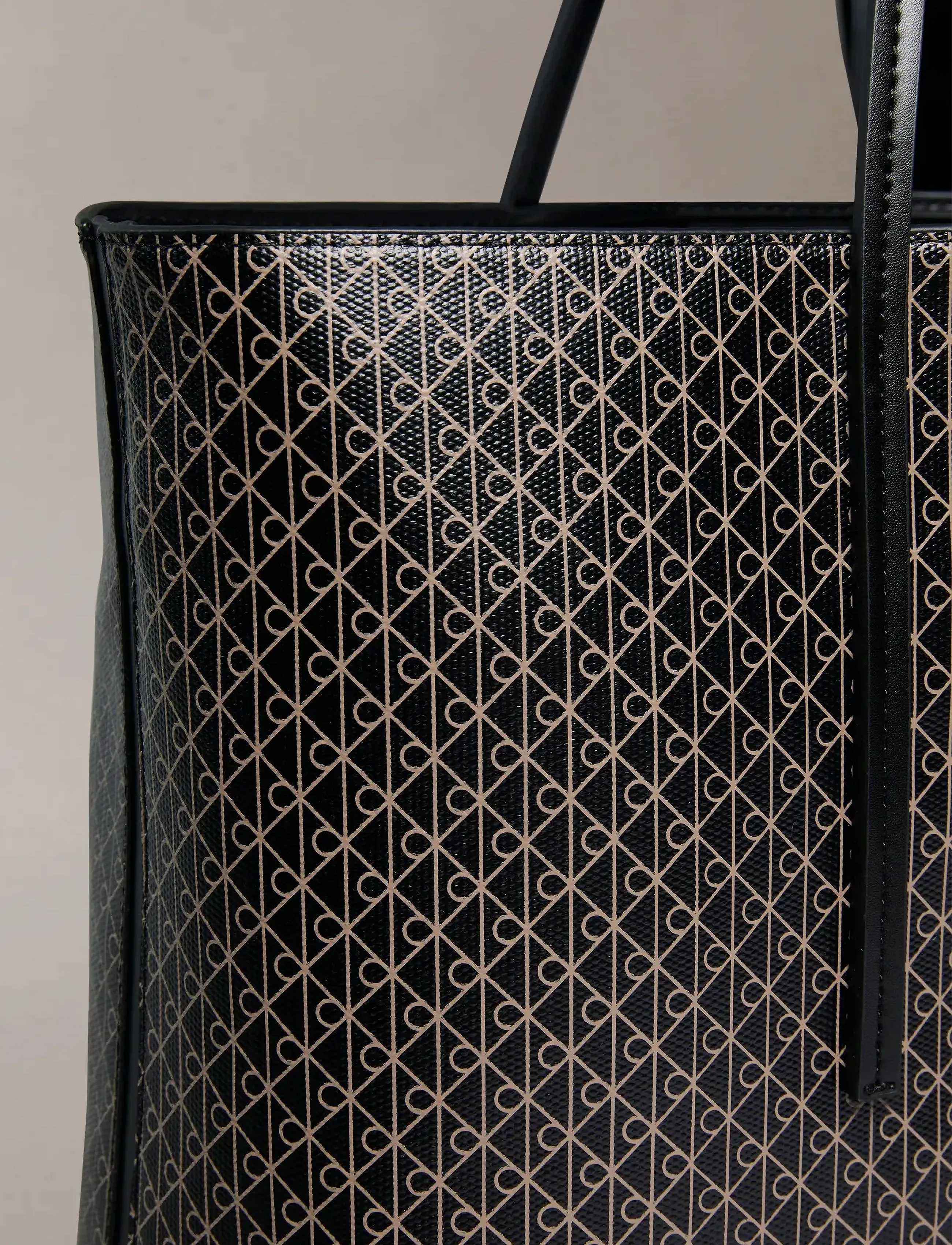 Calvin Klein - EMBLEM AOP TOTE W/ POUCH - shoppers - black aop - 4
