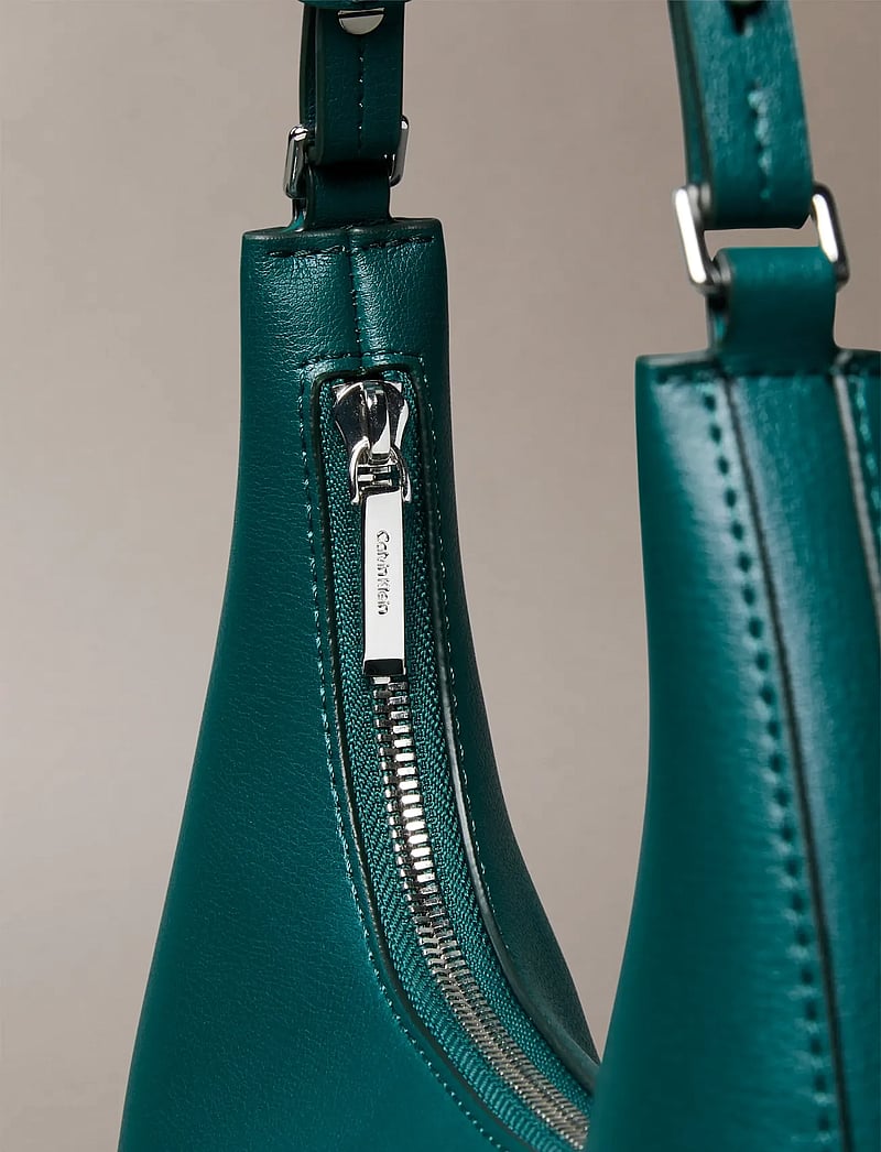 Calvin Klein - FOIL LOGO CONV SHOULDER BAG - besondere anlässe - maya blue dark sky turquoise - 4