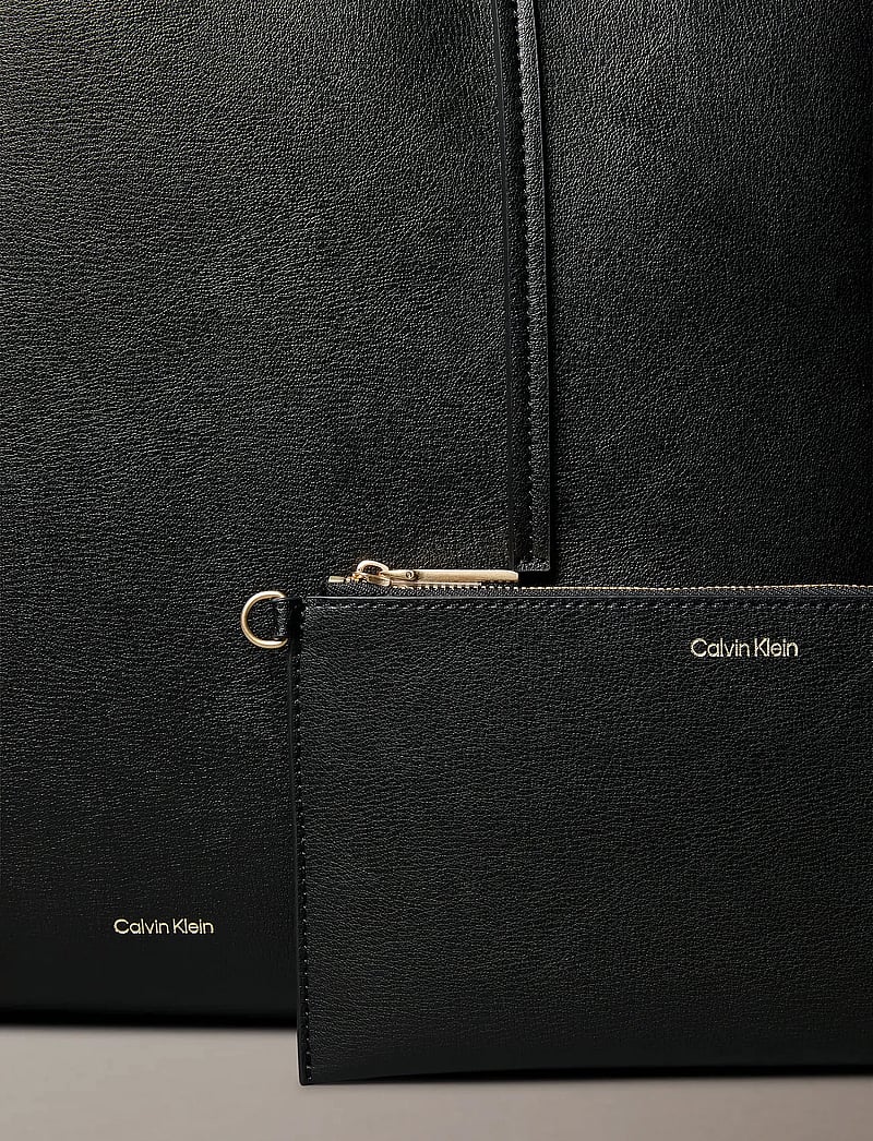 Calvin Klein - FOIL LOGO TOTE W/POUCH - shoppere - black/toasted coconut - 4