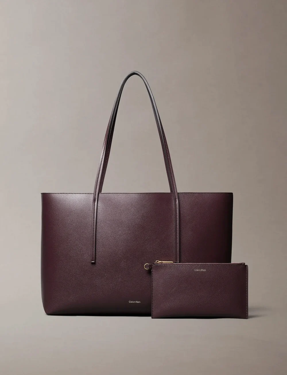 Calvin Klein - FOIL LOGO TOTE W/POUCH - shoppers - fudge/espresso - 0