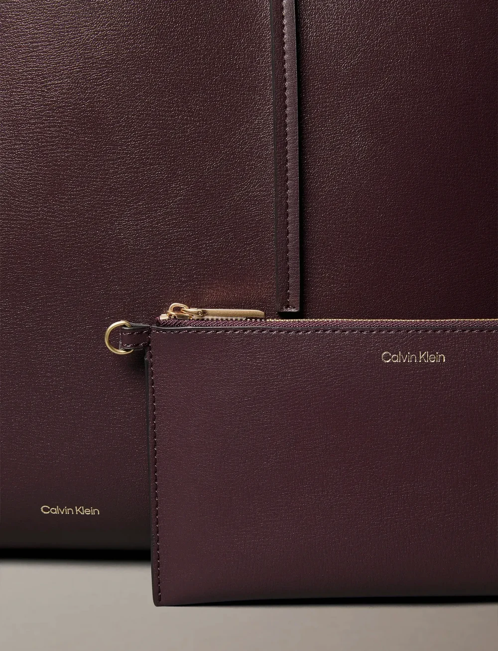 Calvin Klein - FOIL LOGO TOTE W/POUCH - shoppers - fudge/espresso - 4