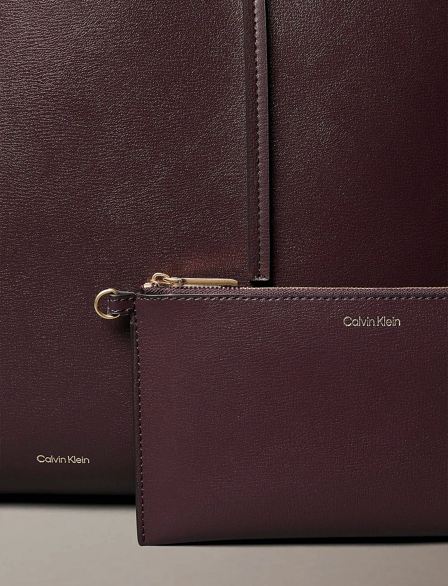 Calvin Klein - FOIL LOGO TOTE W/POUCH - cabas - fudge/espresso - 4