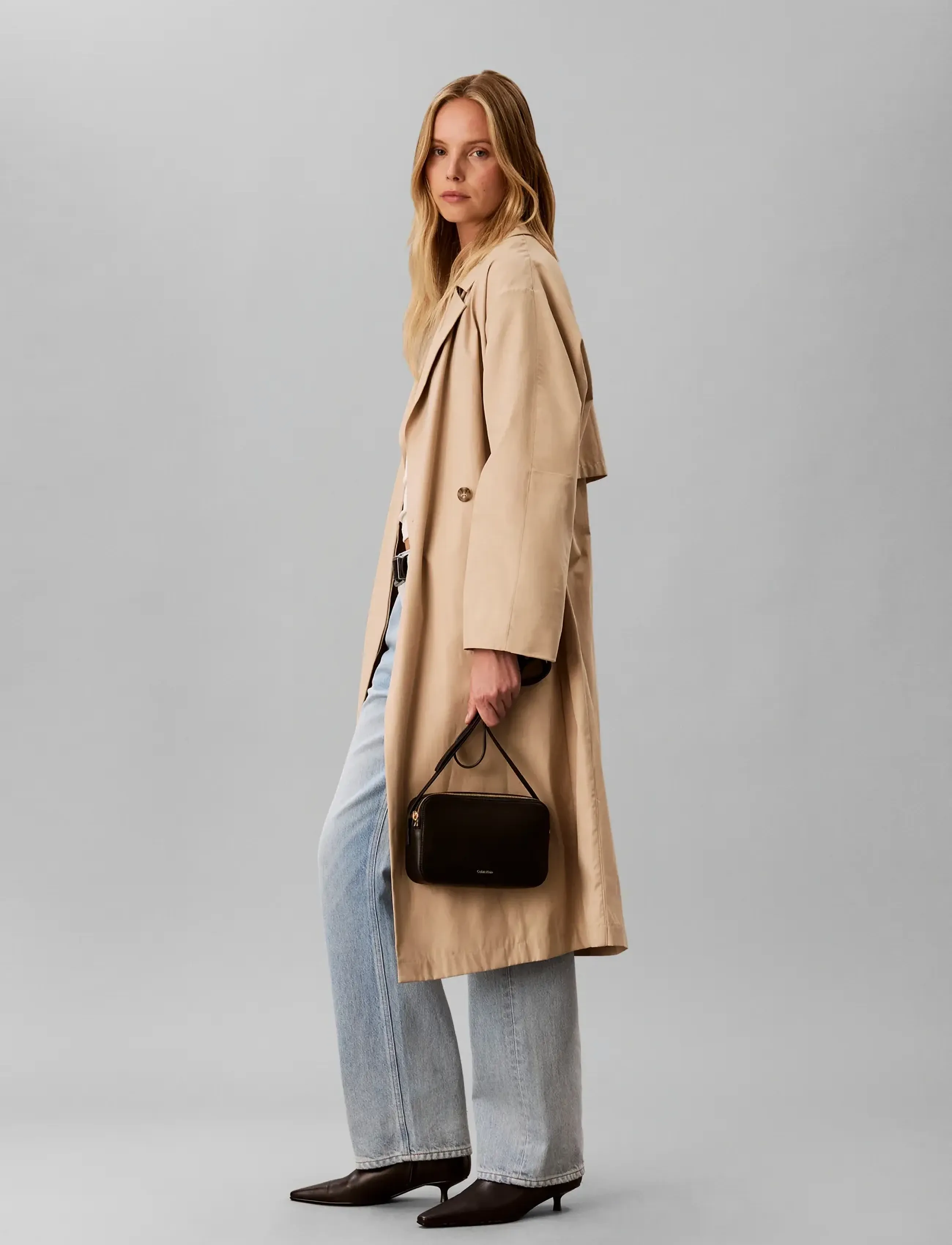 Calvin Klein Foil Logo Elongated Camera Bag, One Size, Bags, Schwarz - Crossbody Frauen