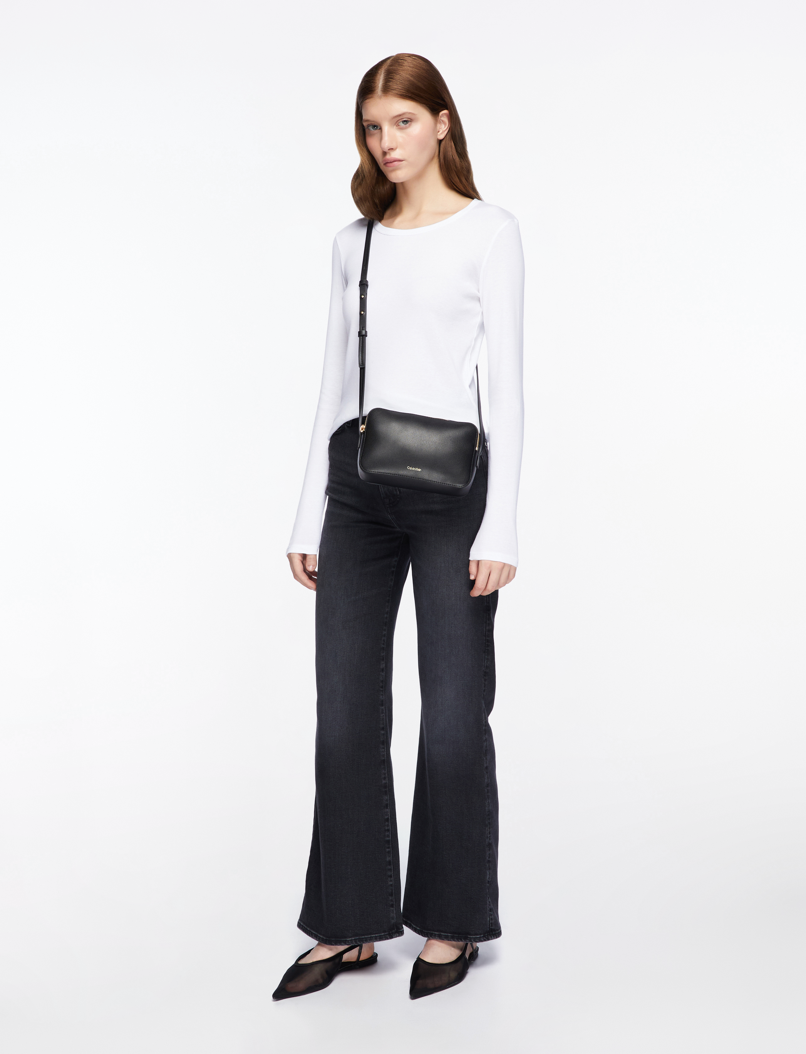 Calvin Klein - FOIL LOGO ELONGATED CAMERA BAG - crossbody bags - black/toasted coconut - 2