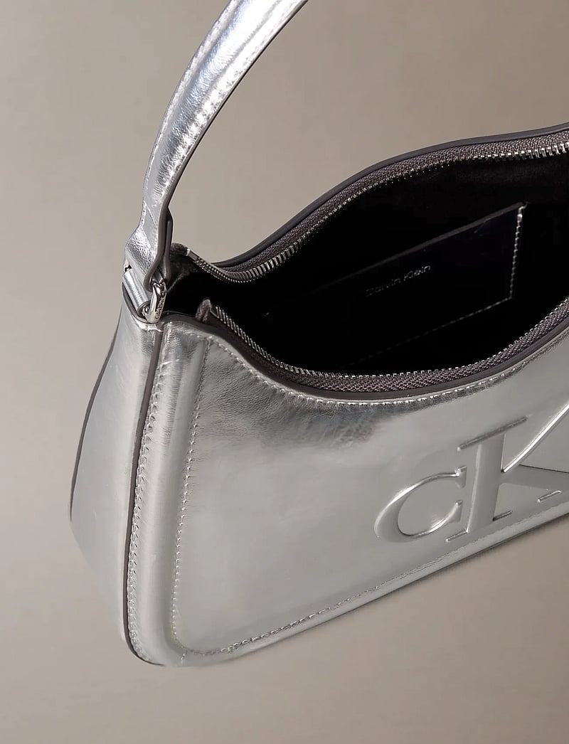 Calvin Klein - BOLD CK METALLIC SHOULDER BAG - besondere anlässe - silver metallic - 3