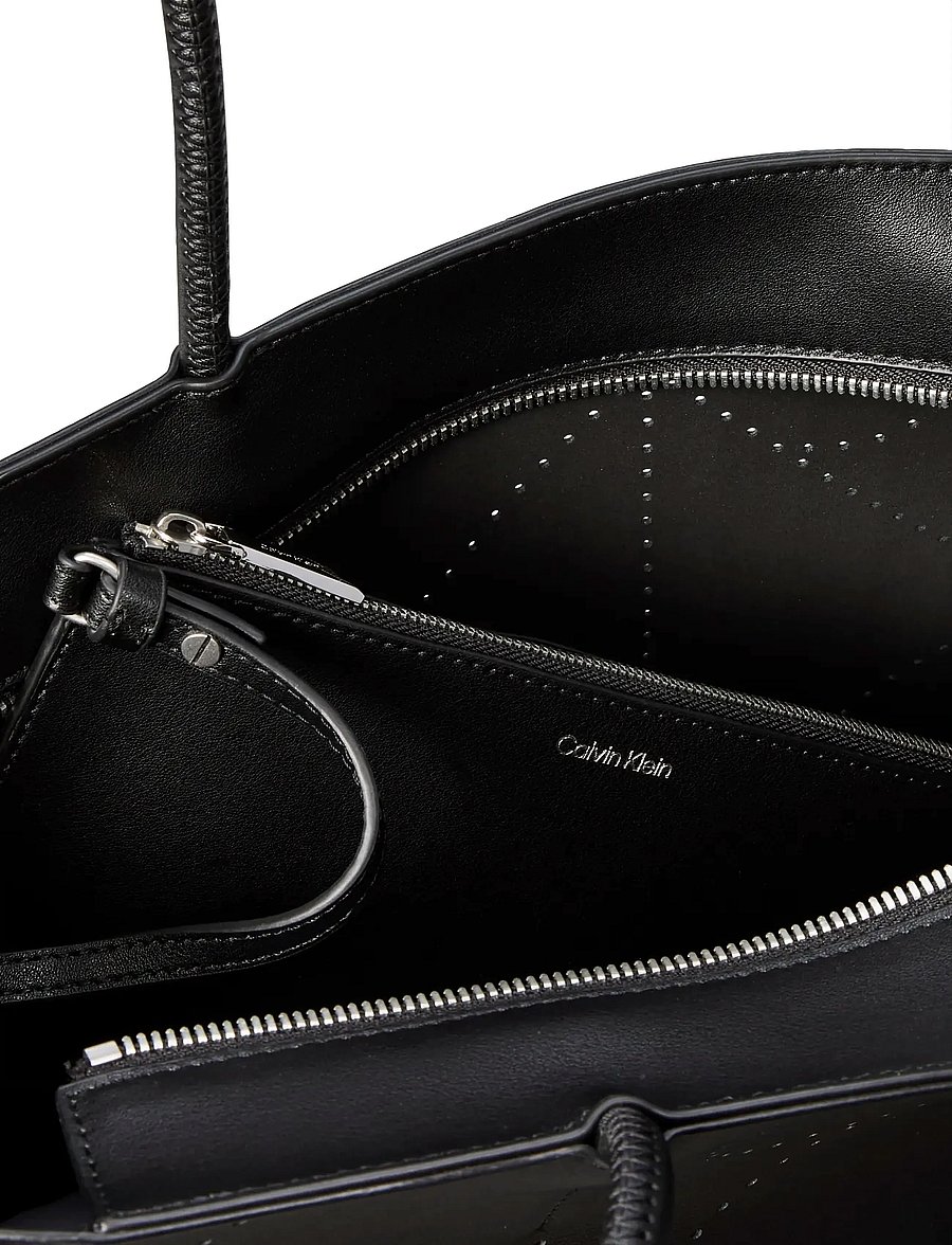 Calvin Klein - EMBLEM AOP PERFOR LTHR TOTE - shoppers - black - 2