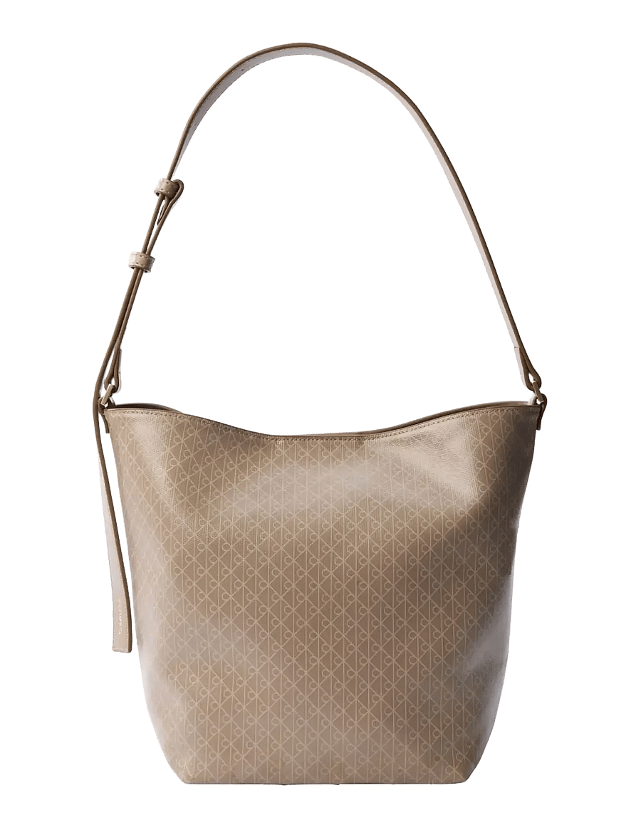 Calvin Klein - EMBLEM AOP MEDIUM BUCKET - igapäevane stiil - desert taupe aop - 0