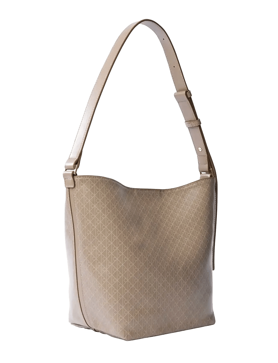 Calvin Klein - EMBLEM AOP MEDIUM BUCKET - igapäevane stiil - desert taupe aop - 1