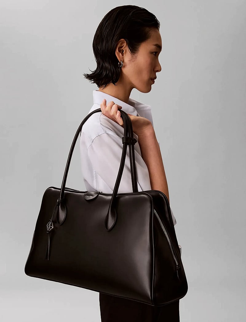 Calvin Klein - EMBLEM TRIO LARGE WORK BAG - tote bags - black - 0