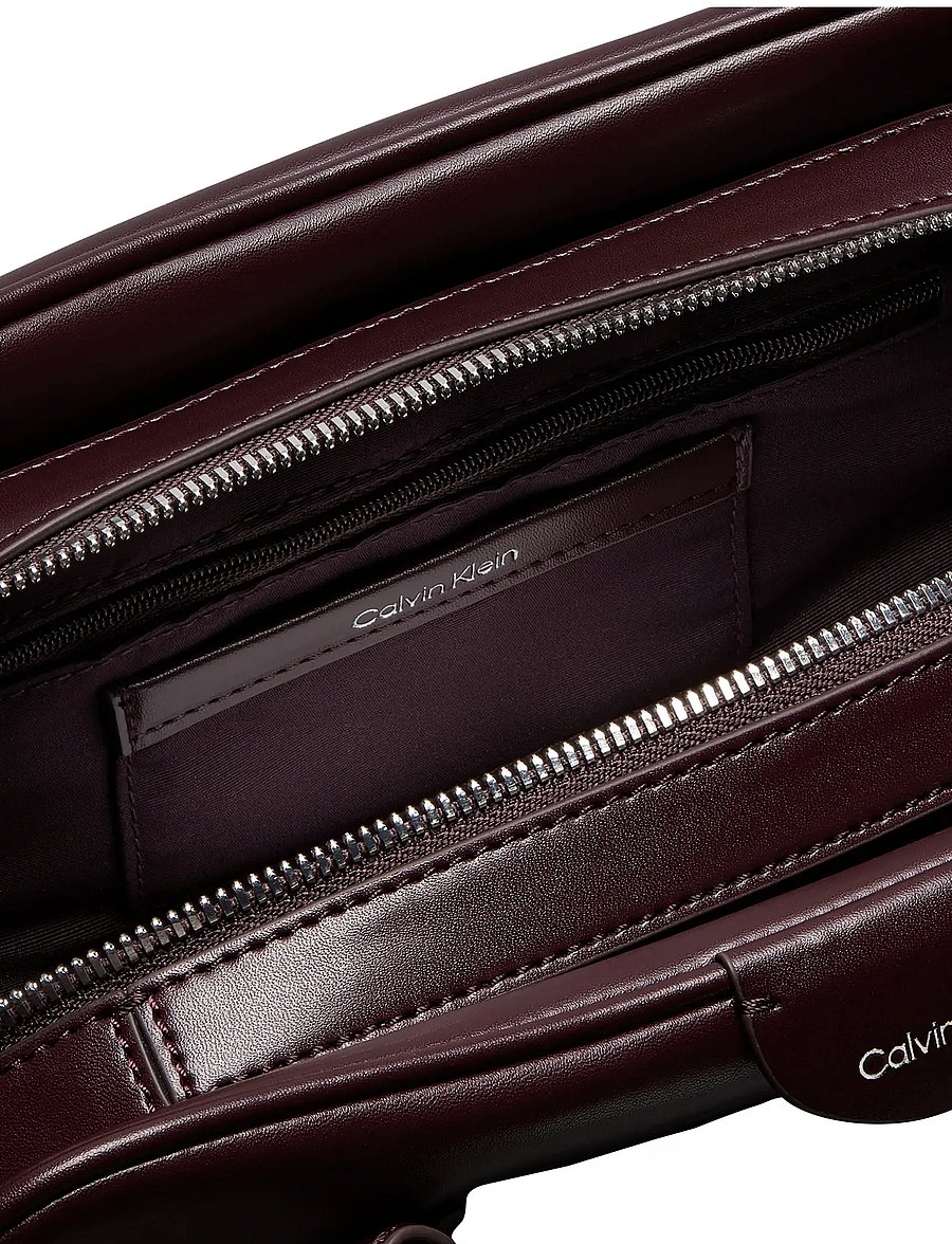 Calvin Klein - EMBLEM TRIO SHOULDER BAG - schultertaschen - fudge - 3
