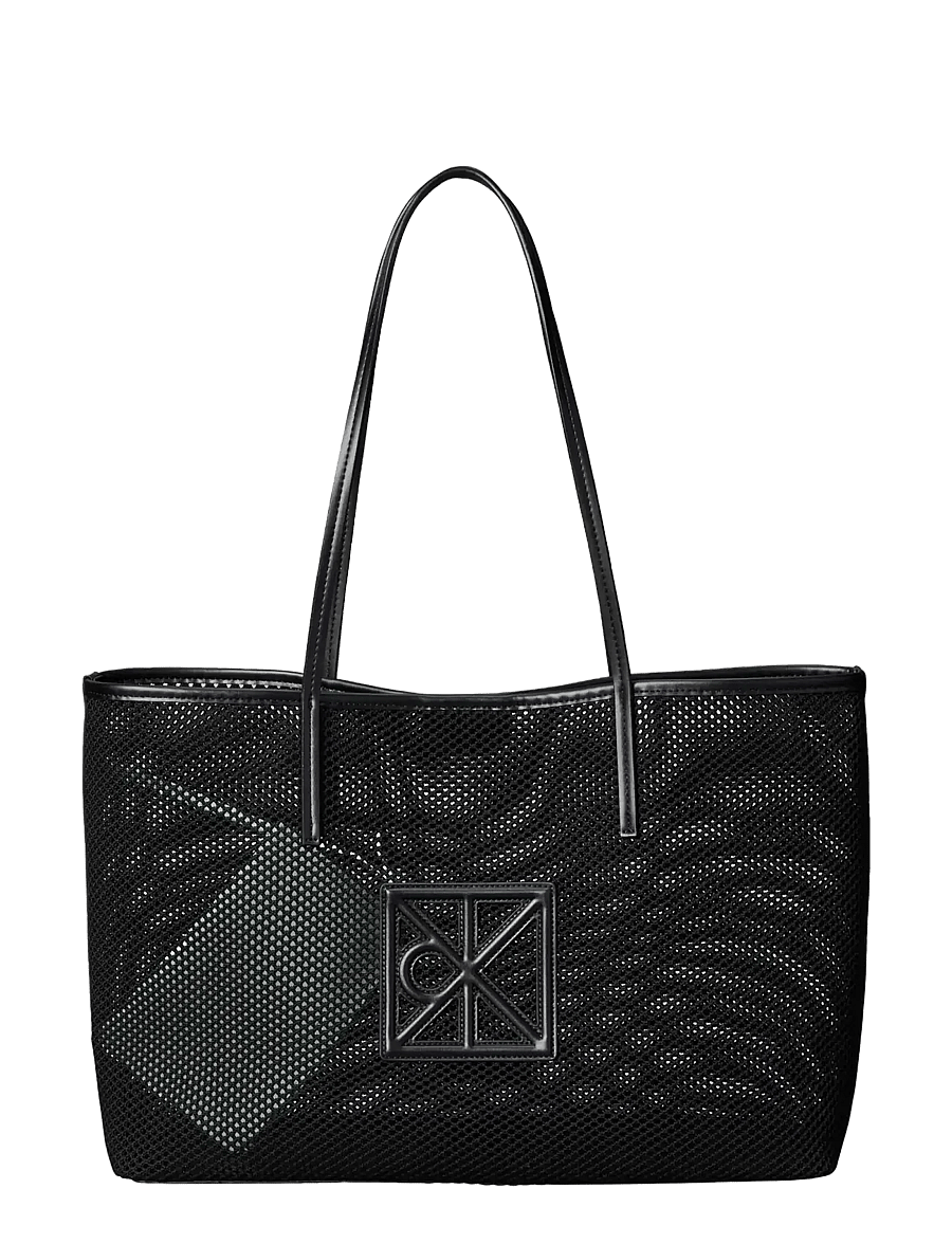 Calvin Klein - EMBLEM MESH TOTE - sacs en toile - black - 0