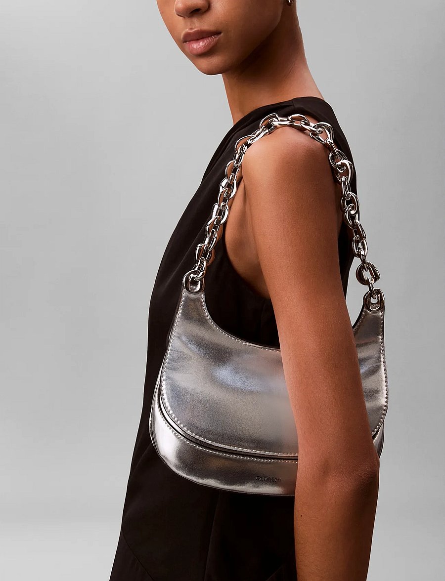 Calvin Klein - CHAIN SHOULDER BAG - handväskor - silver metallic - 0