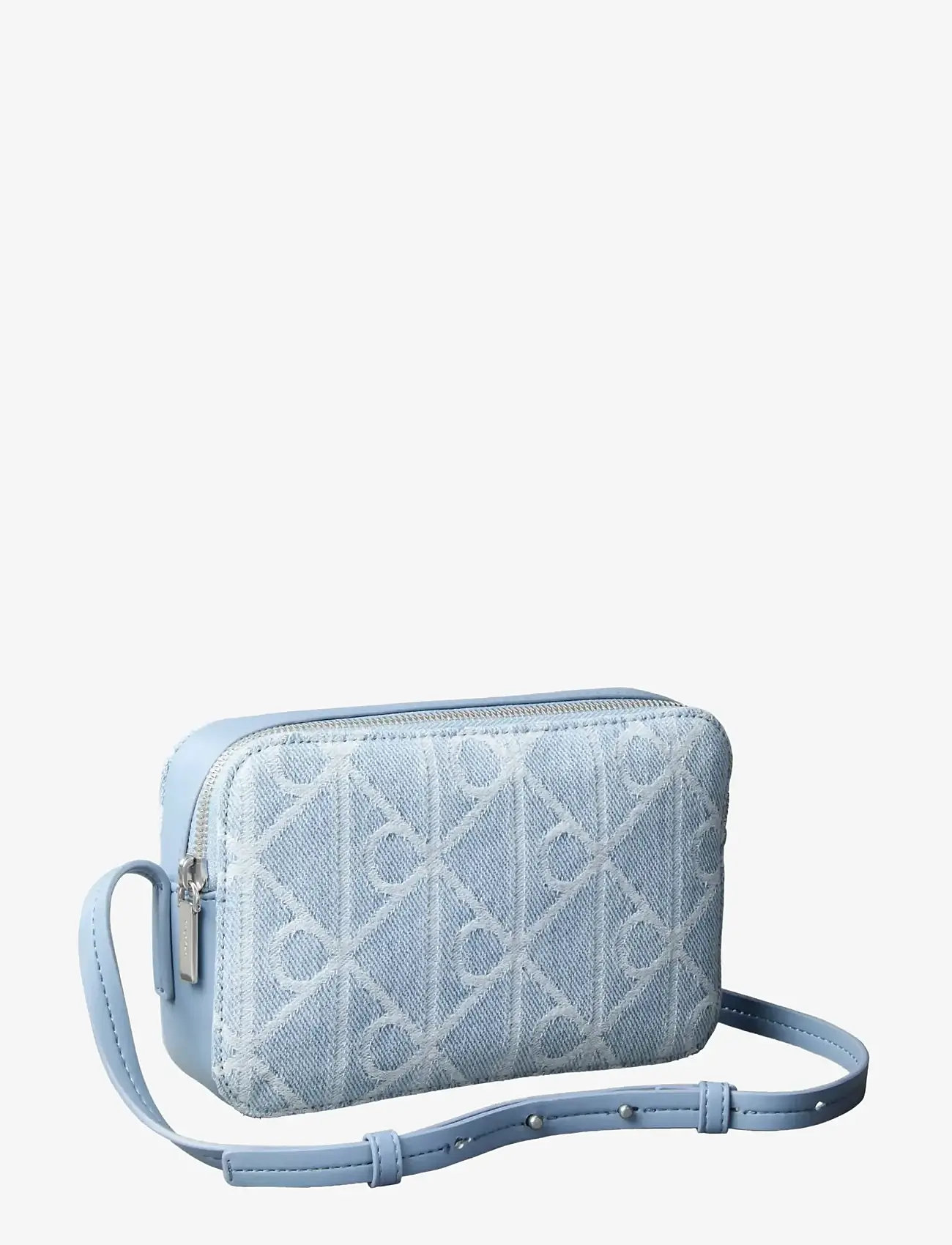 Calvin Klein - EMBLEM AOP DENIM CAMERA BAG - umhängetaschen - denim jqd light wash - 1