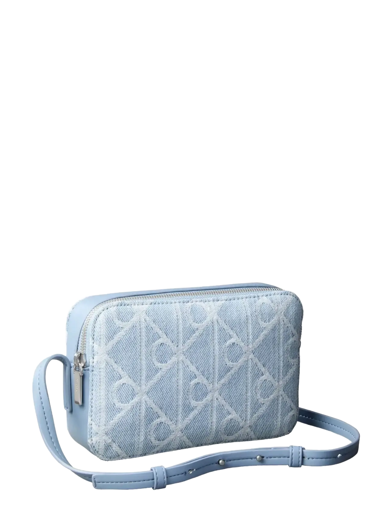 Calvin Klein - EMBLEM AOP DENIM CAMERA BAG - crossbody bags - denim jqd light wash - 1
