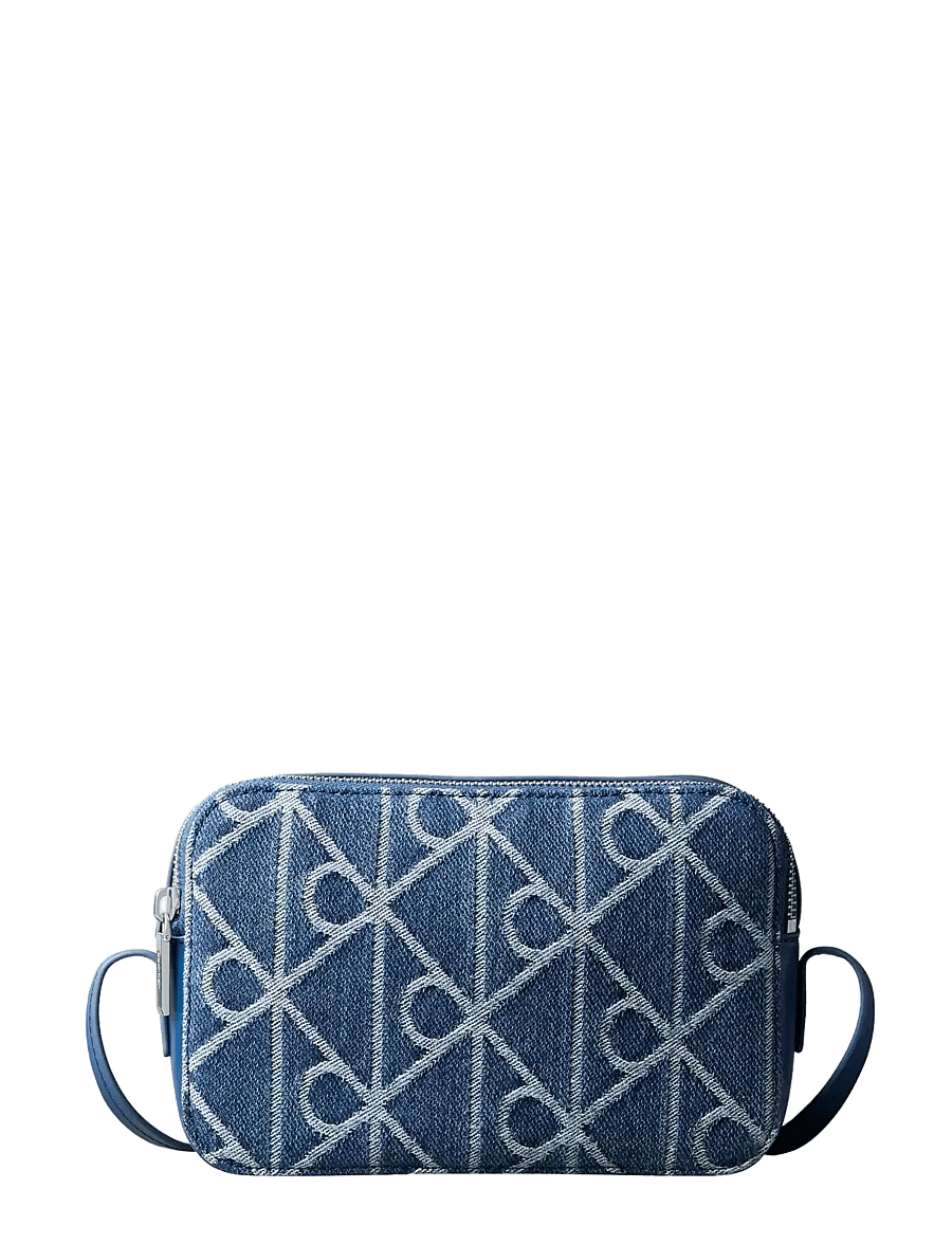 Calvin Klein - EMBLEM AOP DENIM CAMERA BAG - umhängetaschen - denim jqd medium wash - 0
