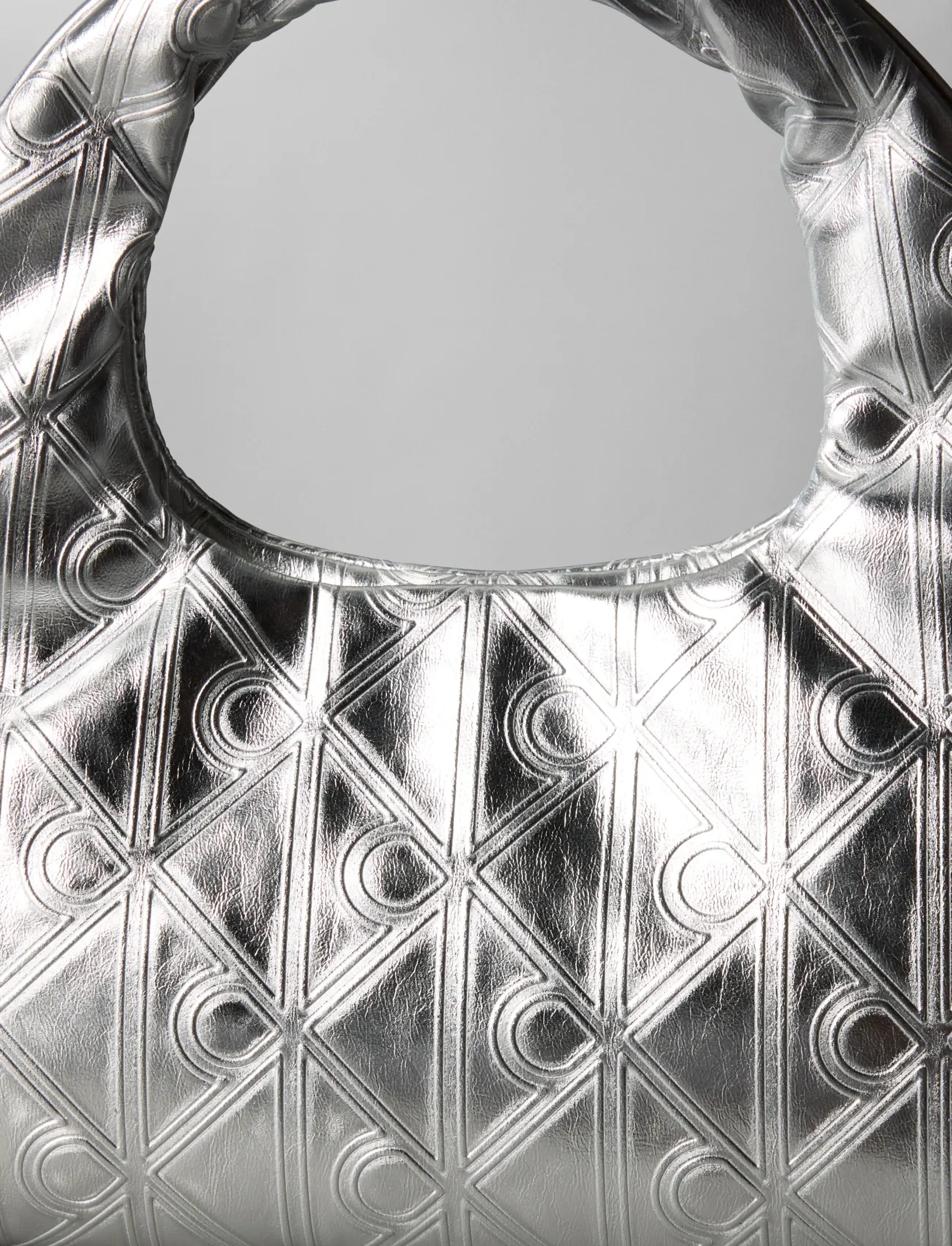 Calvin Klein - PUFFY AOP  MINI BAG WITH STRAP - odzież imprezowa w cenach outletowych - silver metallic - 4