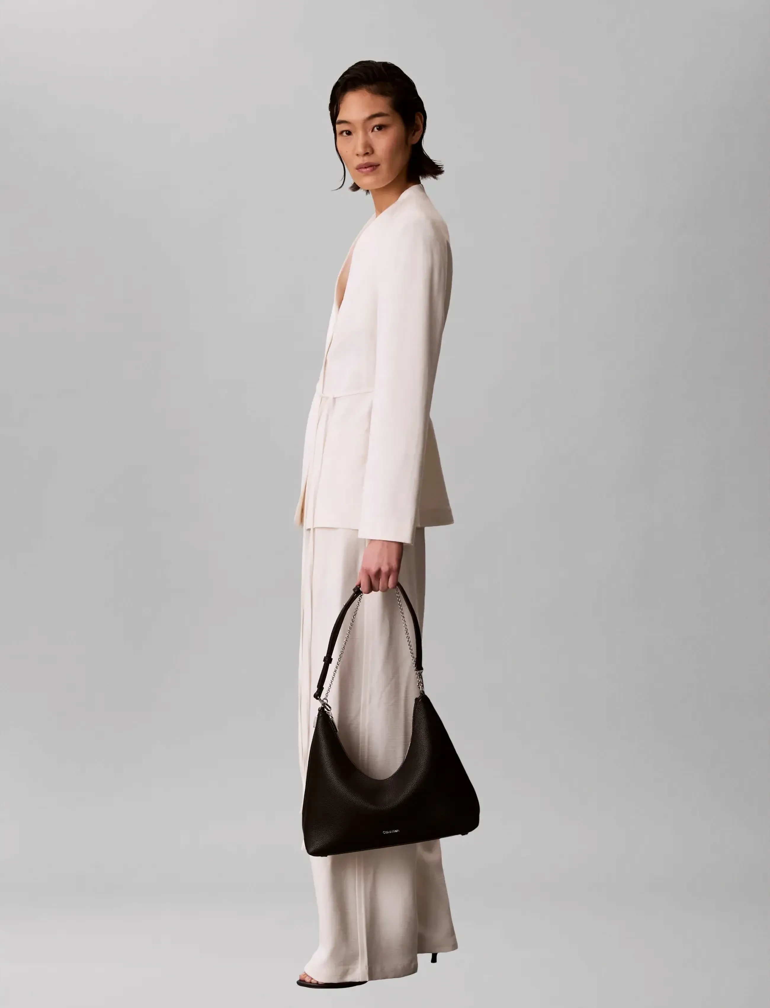 Calvin Klein EMBLEM HW PEBBLE SHOULDER BAG - Calvin Klein - BLACK / black