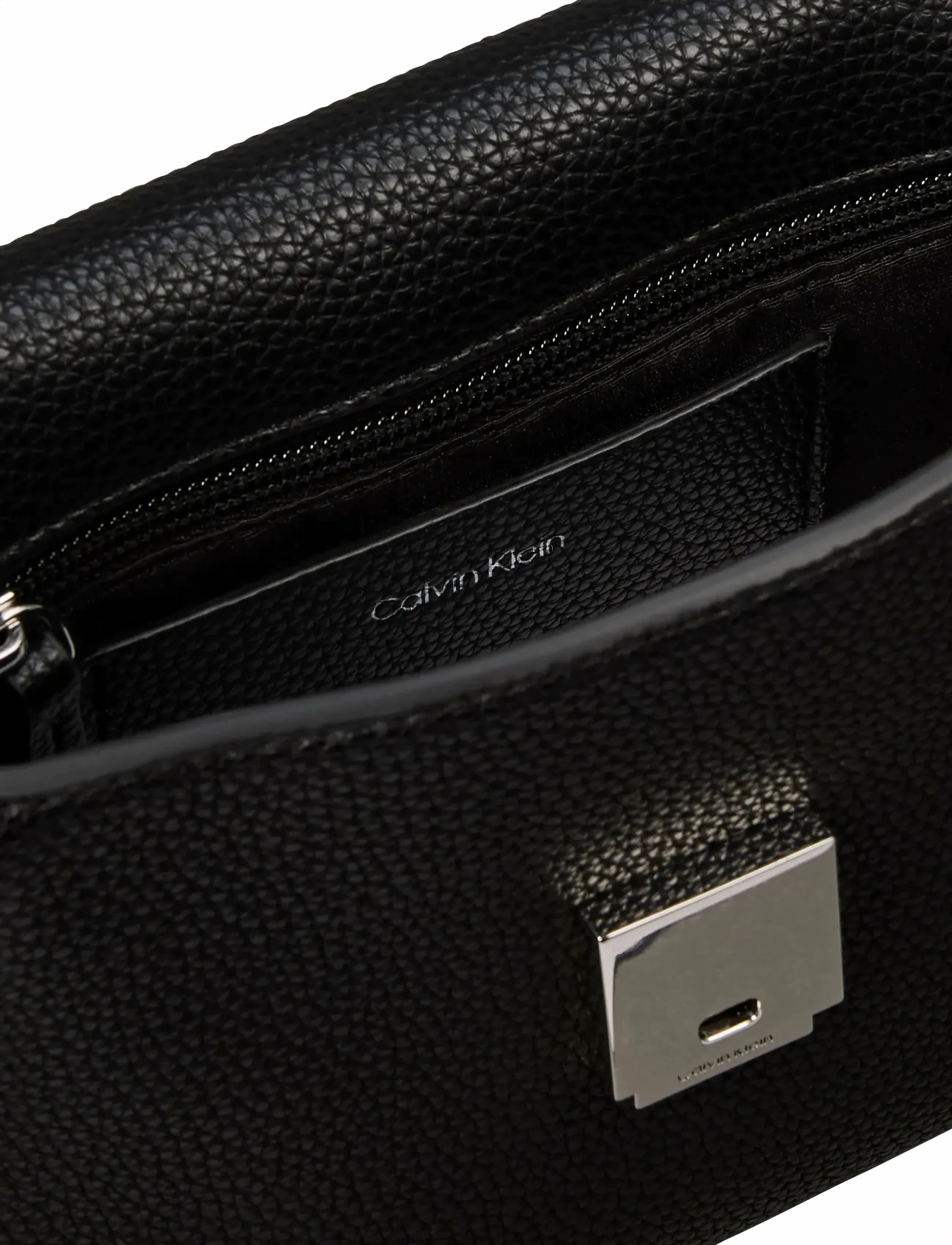 Calvin Klein - EMBLEM HW PEBBLE CROSSBODY 20 - umhängetaschen - black - 2