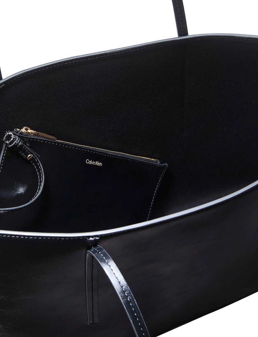 Calvin Klein - FOIL LOGO GLOSSY TOTE W/ POUCH - kandekotid - black - 4