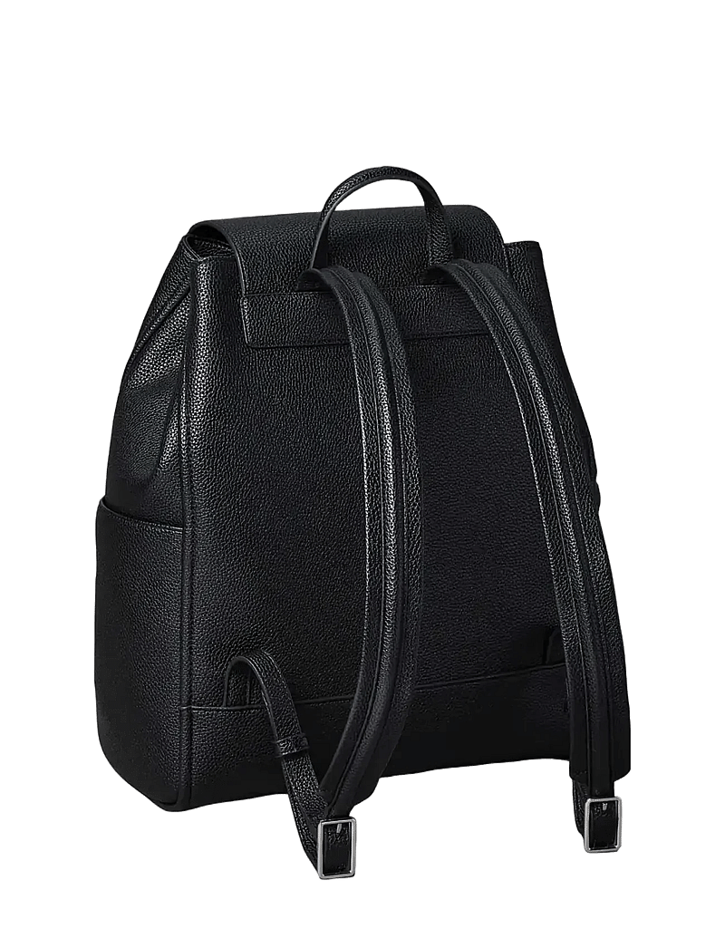Calvin Klein - EMBLEM HW PEBBLE BACKPACK - hverdags stil - black - 2