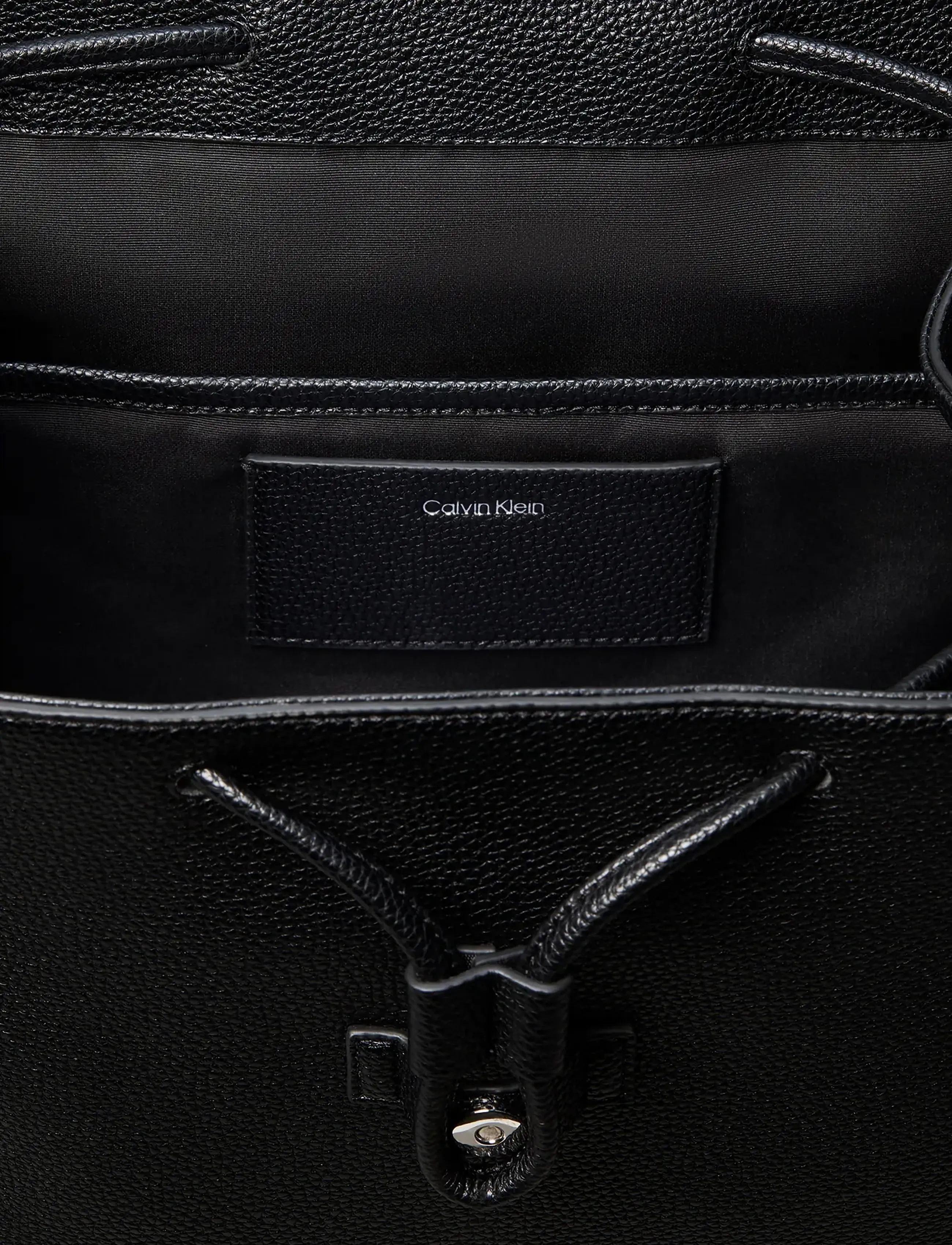 Calvin Klein - EMBLEM HW PEBBLE BACKPACK - igapäevane stiil - black - 3