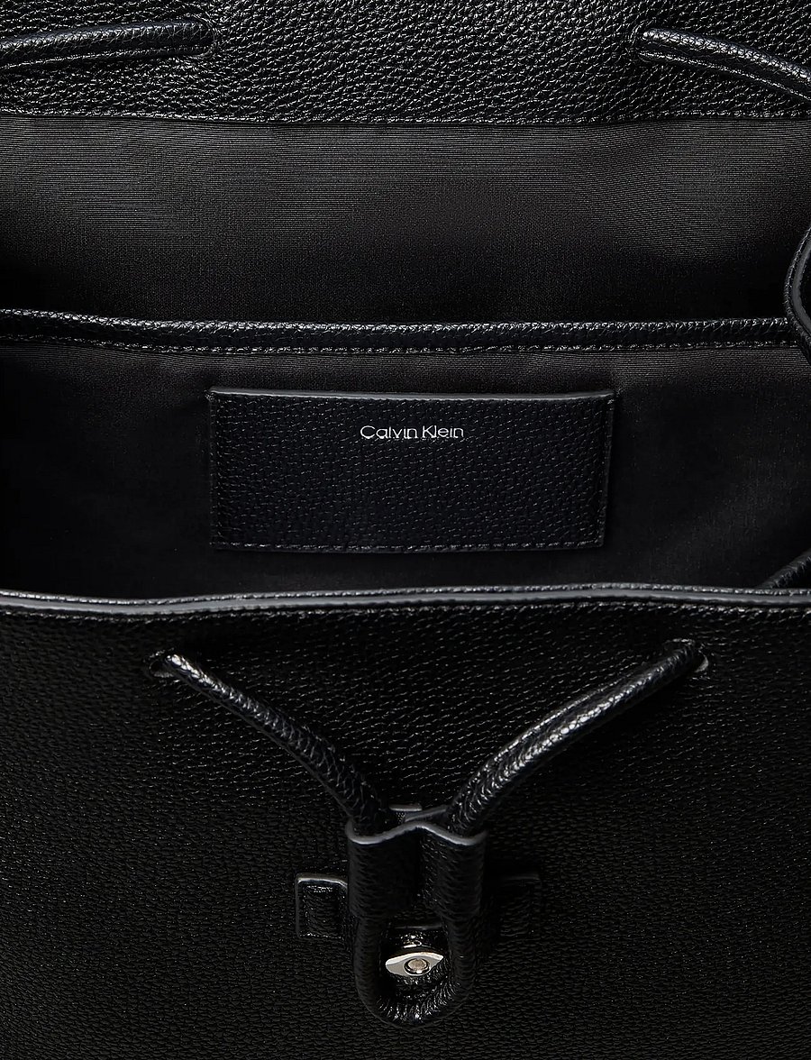 Calvin Klein - EMBLEM HW PEBBLE BACKPACK - igapäevane stiil - black - 3
