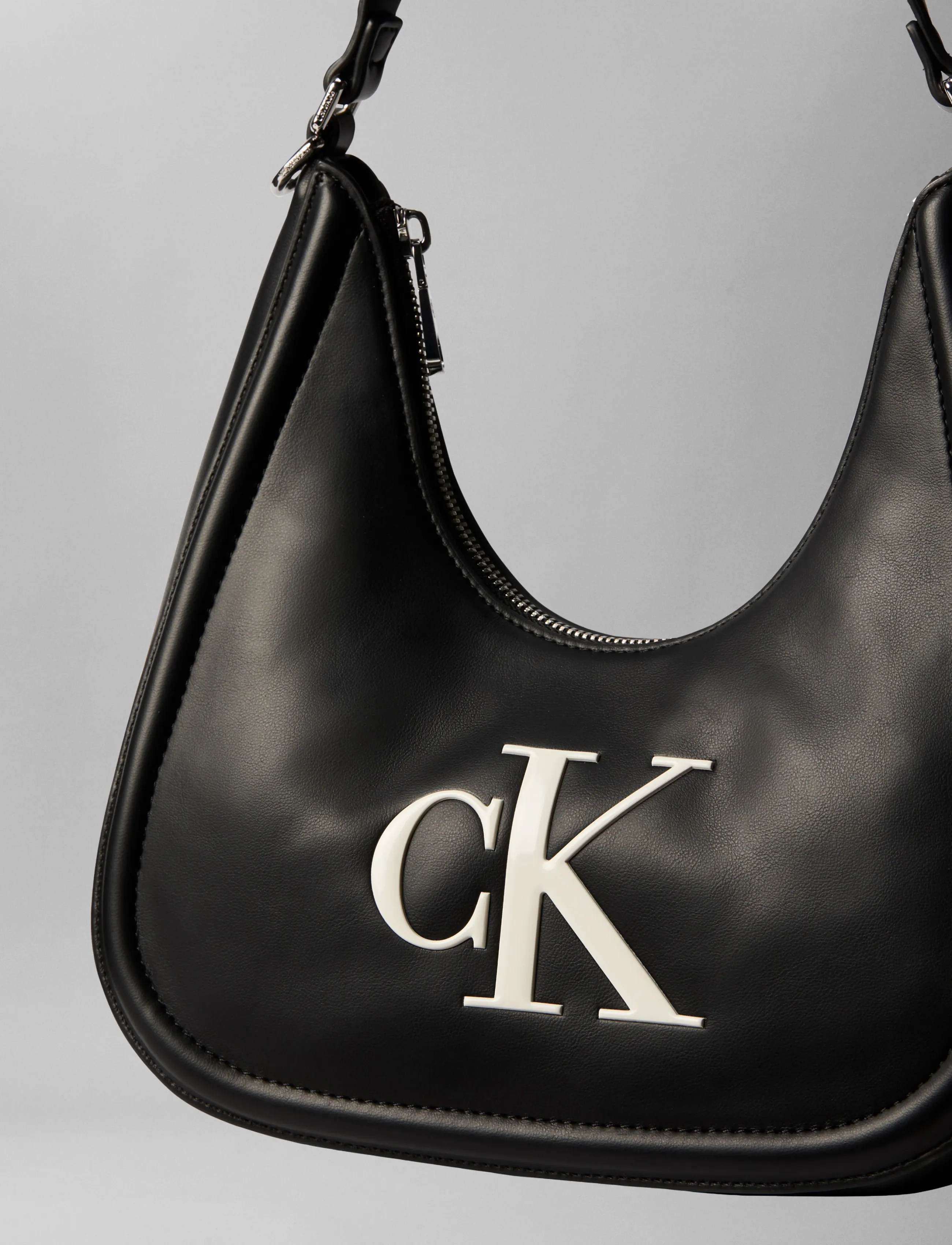 Calvin Klein - BOLD CK SMALL CRESCENT BAG - crossbody bags - black white - 4