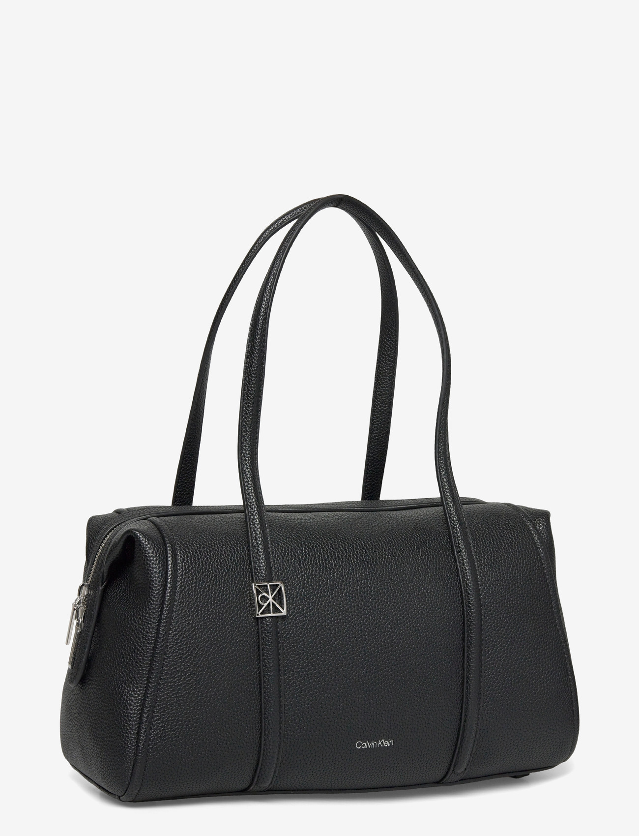 Calvin Klein Emblem Hw Pebble Doctor Shoulder (Black/Svart) - 1699 kr ...