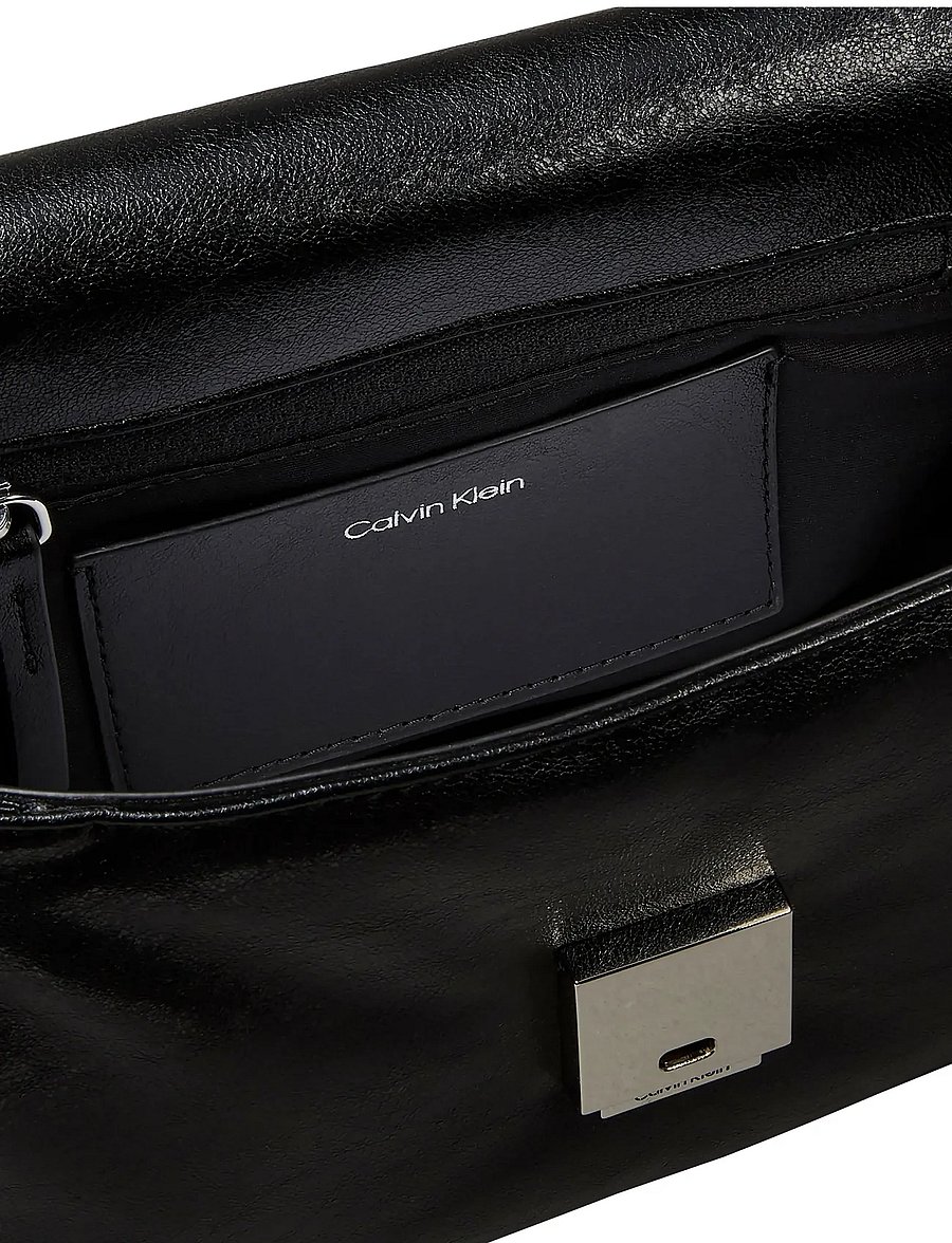 Calvin Klein - EMBLEM HW PADDED CROSSBODY - crossbody bags - black - 3